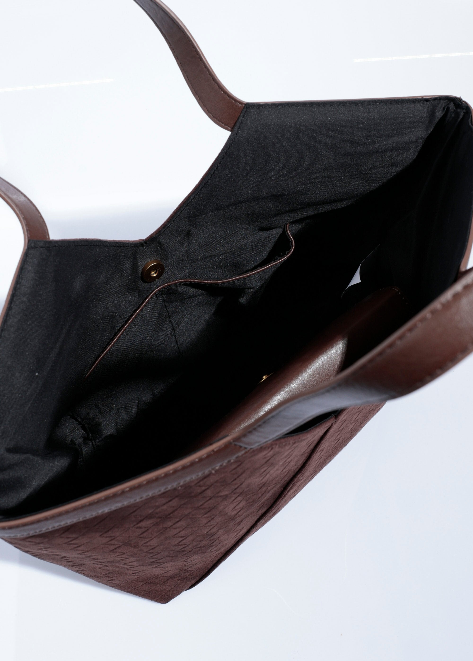 Saco_em_camurça_com_efeito_tecido_Chocolat_DE1_slim