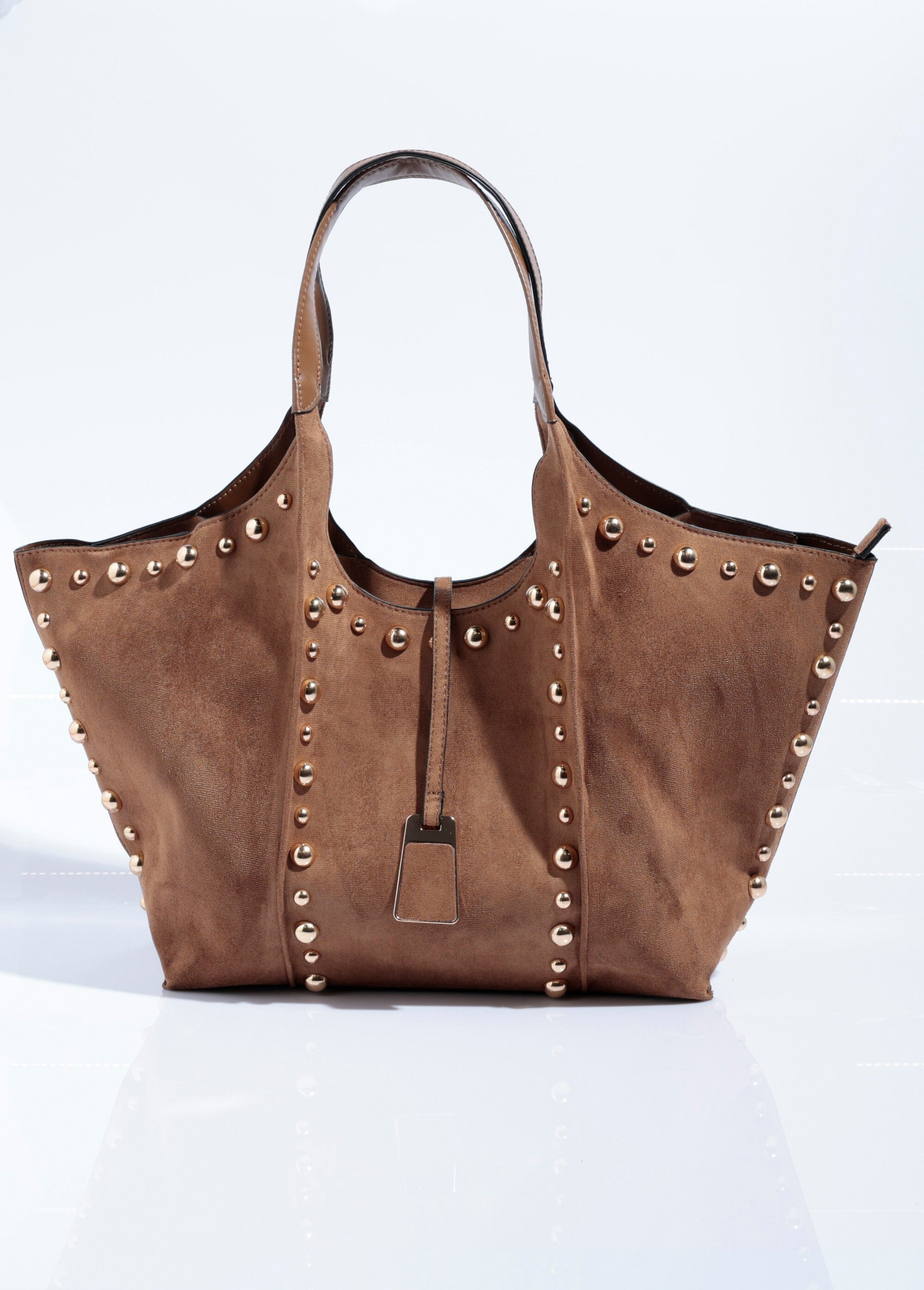 Saco_tote_em_suedette_com_tachas_redondas_em_metal_Noisette_FA1_slim