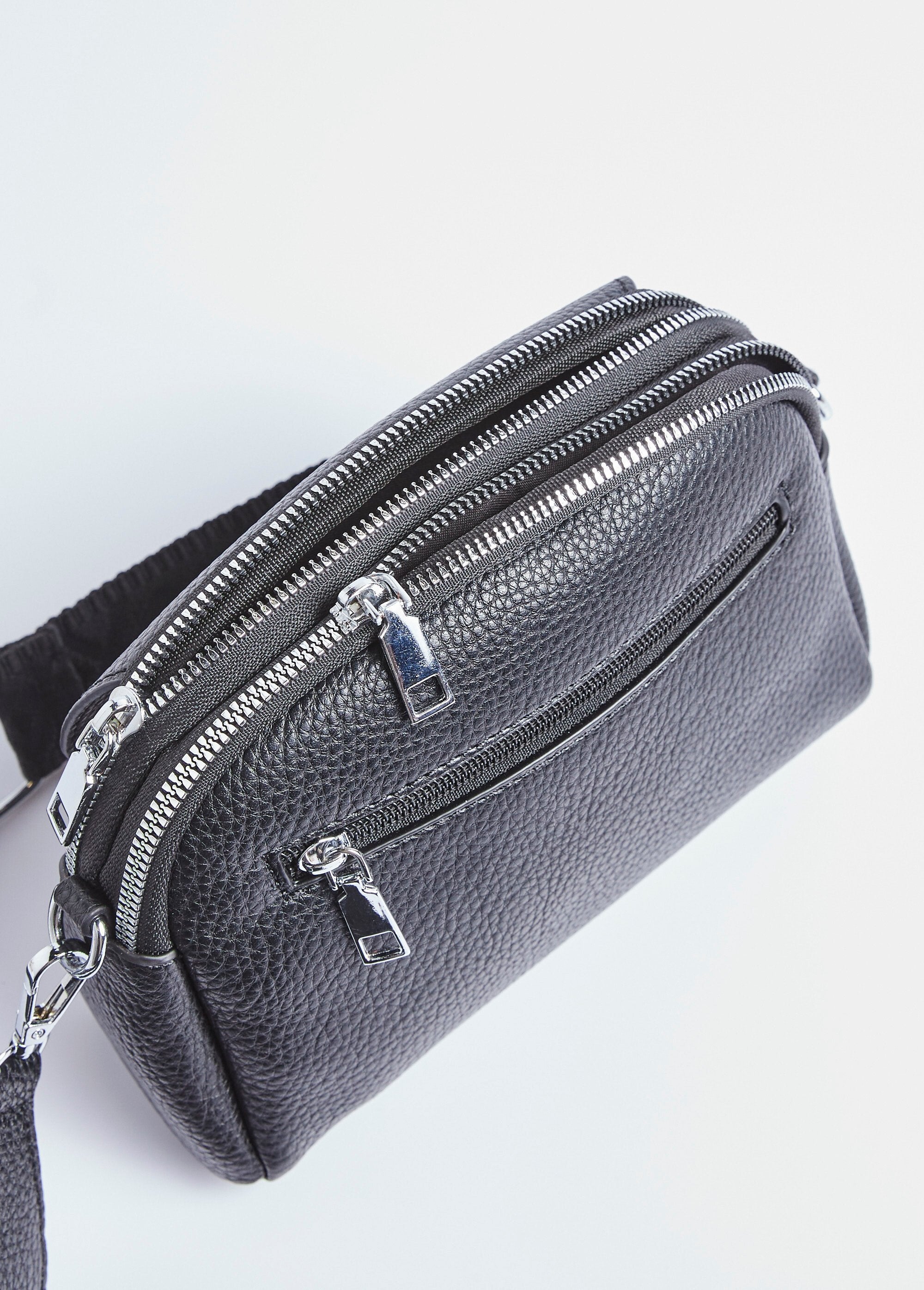 Bolsa_de_couro_sintético_granulado_com_alça_de_ombro_Noir_DE1_slim