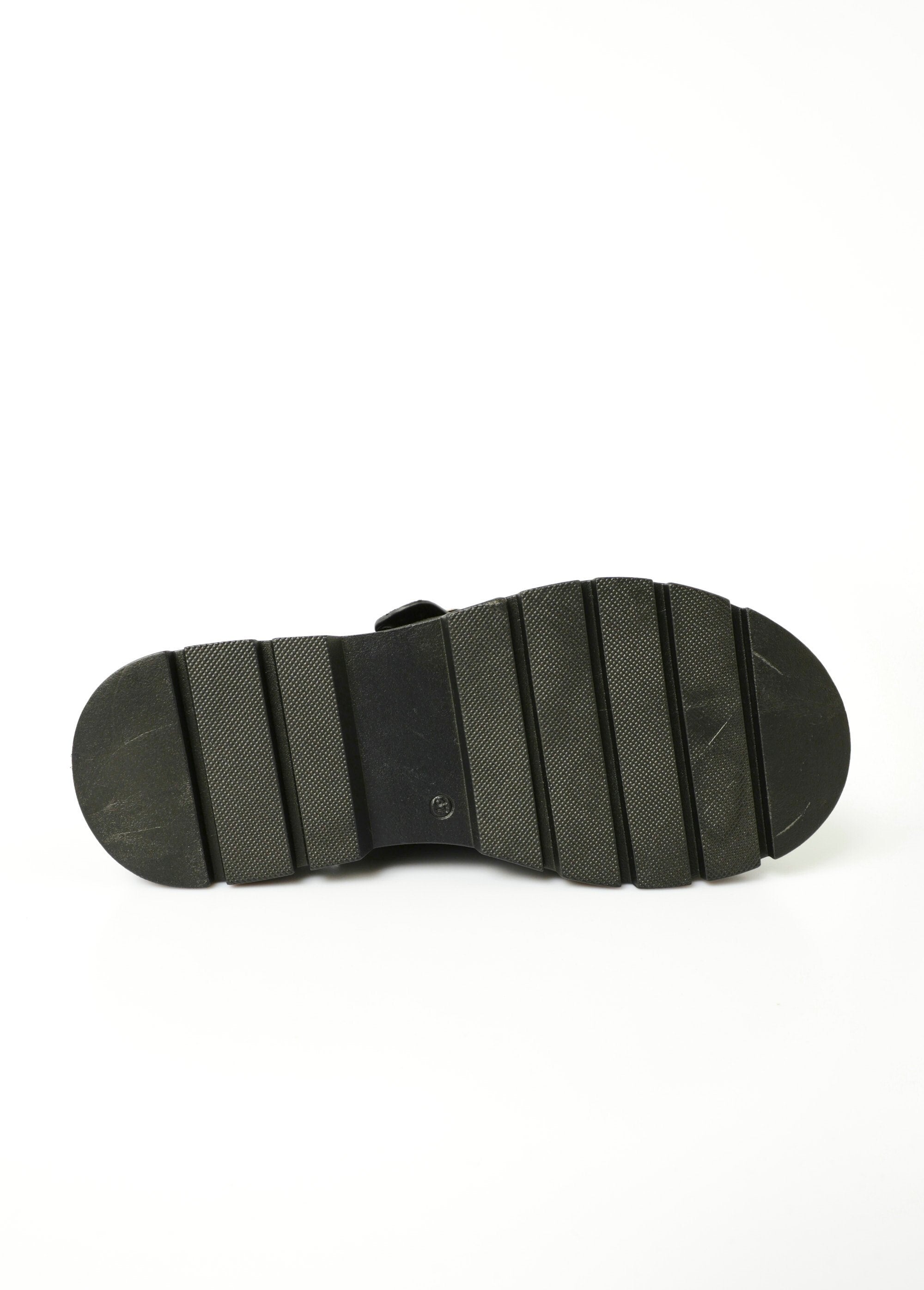 Sandálias_de_cunha_com_efeito_camurça_e_fivelas_Noir_UN1_slim