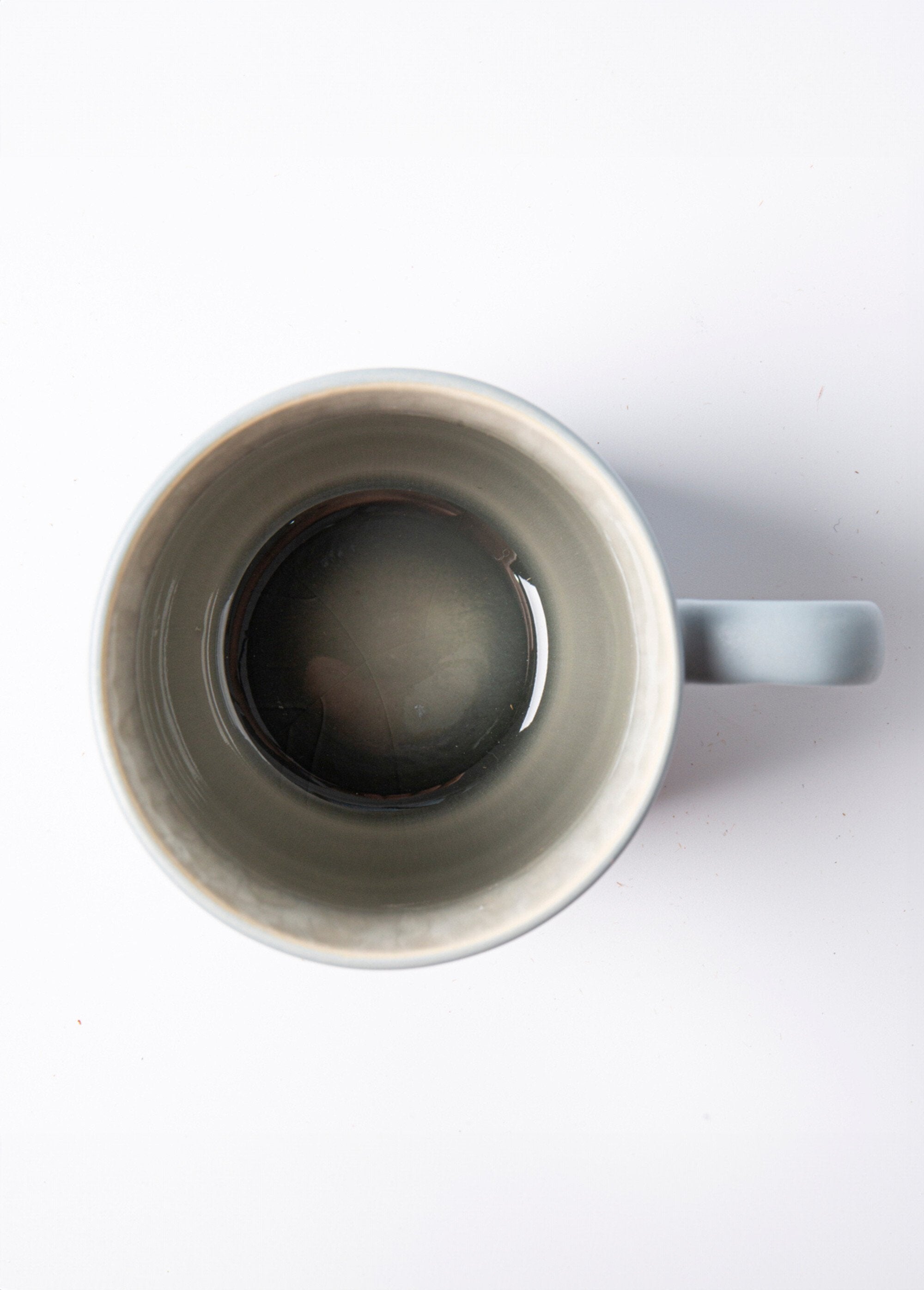 Conjunto_de_2_canecas_de_grés_esmaltado_com_alças,_médias_Bleu_gris_OV1_slim