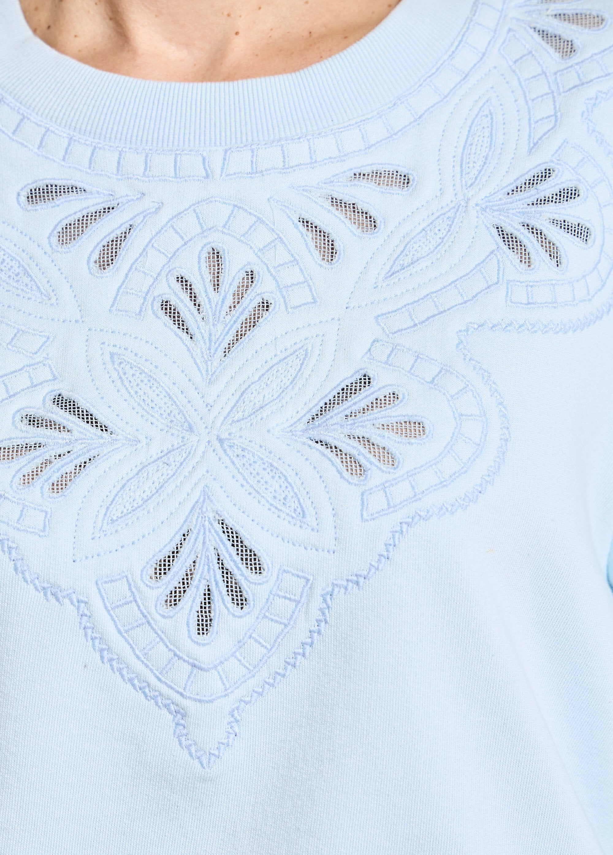 Sweat_molleton_pur_coton_brodé_ajouré_Ciel_DE1_slim