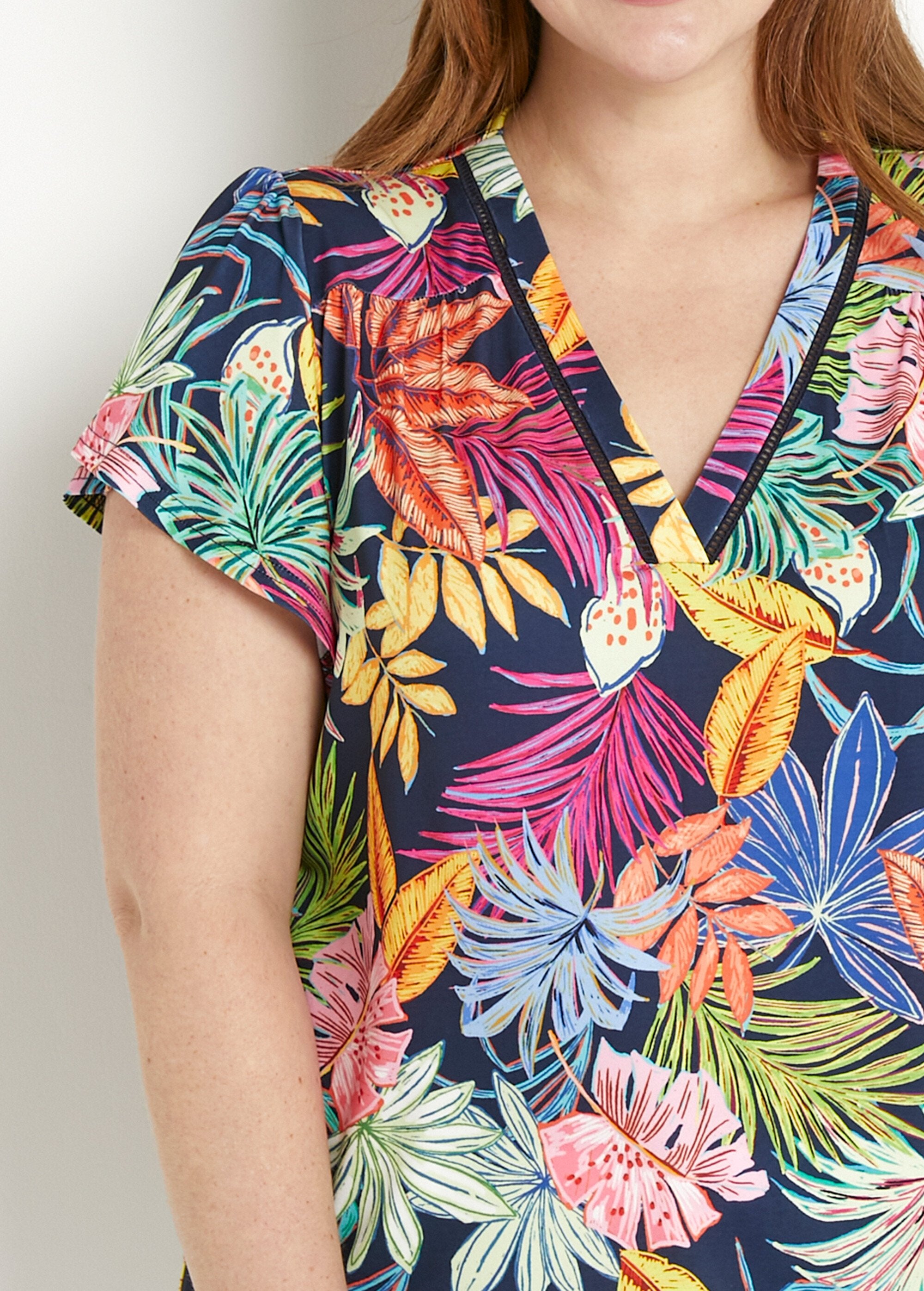 Camiseta_grande_estampada_manga_curta_estampada_Marine_et_rose_DE1_curvy