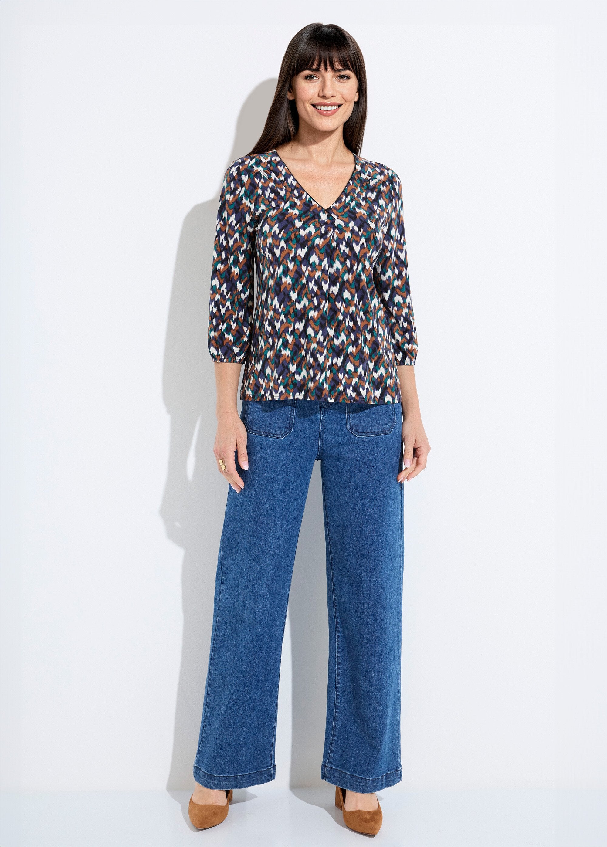 T-shirt_de_corte_largo_com_decote_em_V,_mangas_3/4_e_estampado_gráfico_Marine_et_vert_SF1_slim