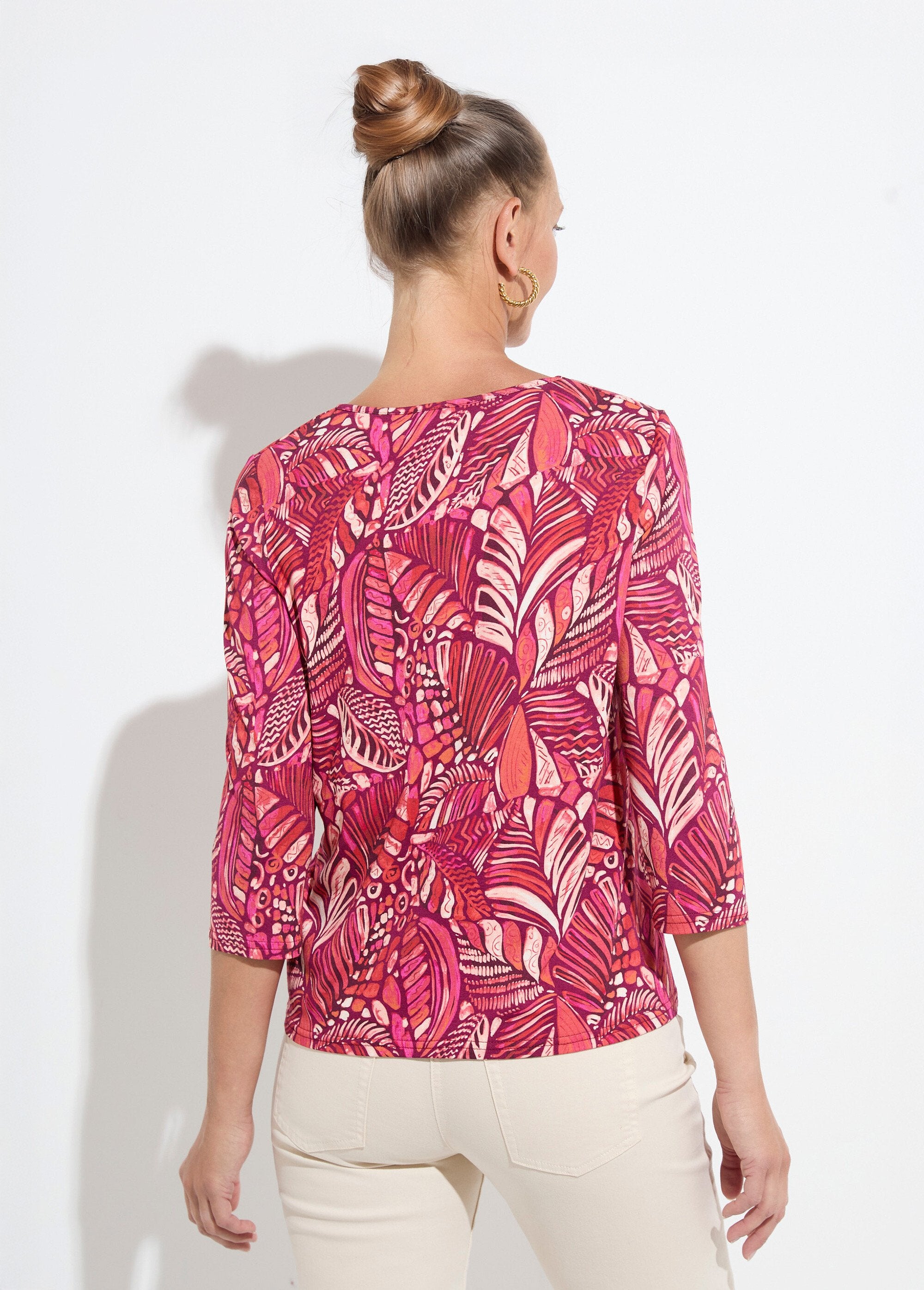 Camiseta_gola_redonda_com_estampa_patchwork_Rose_et_orange_DO1_slim