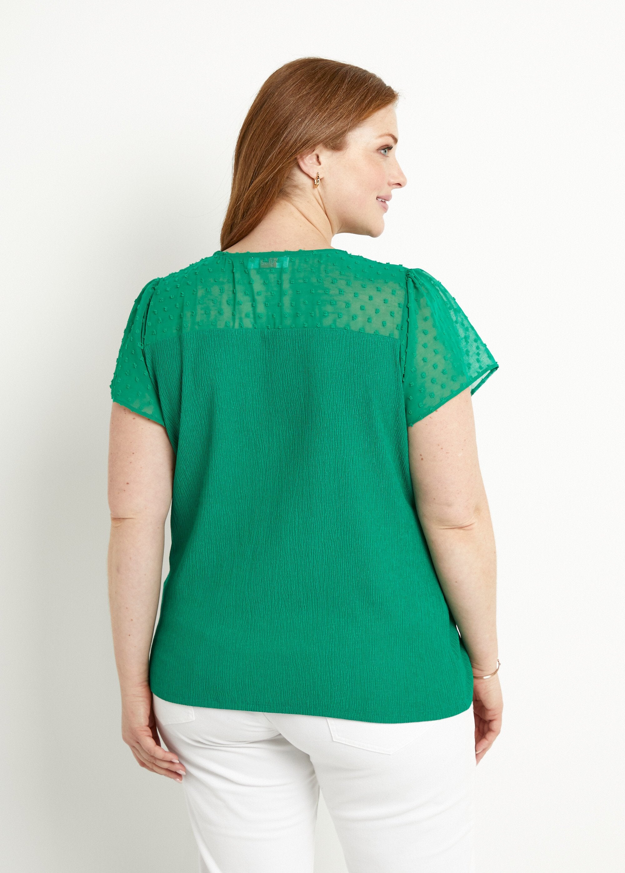 T-shirt_de_manga_curta_com_decote_em_V_com_penas_Vert_DO1_curvy