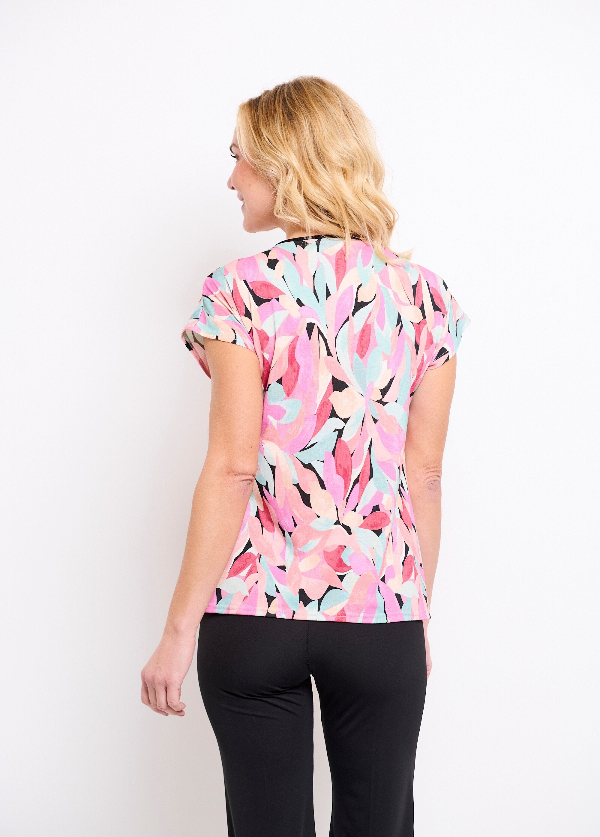 T-shirt_com_decote_em_V_e_laços_com_estampado_floral_Noir_et_saumon_DO1_slim