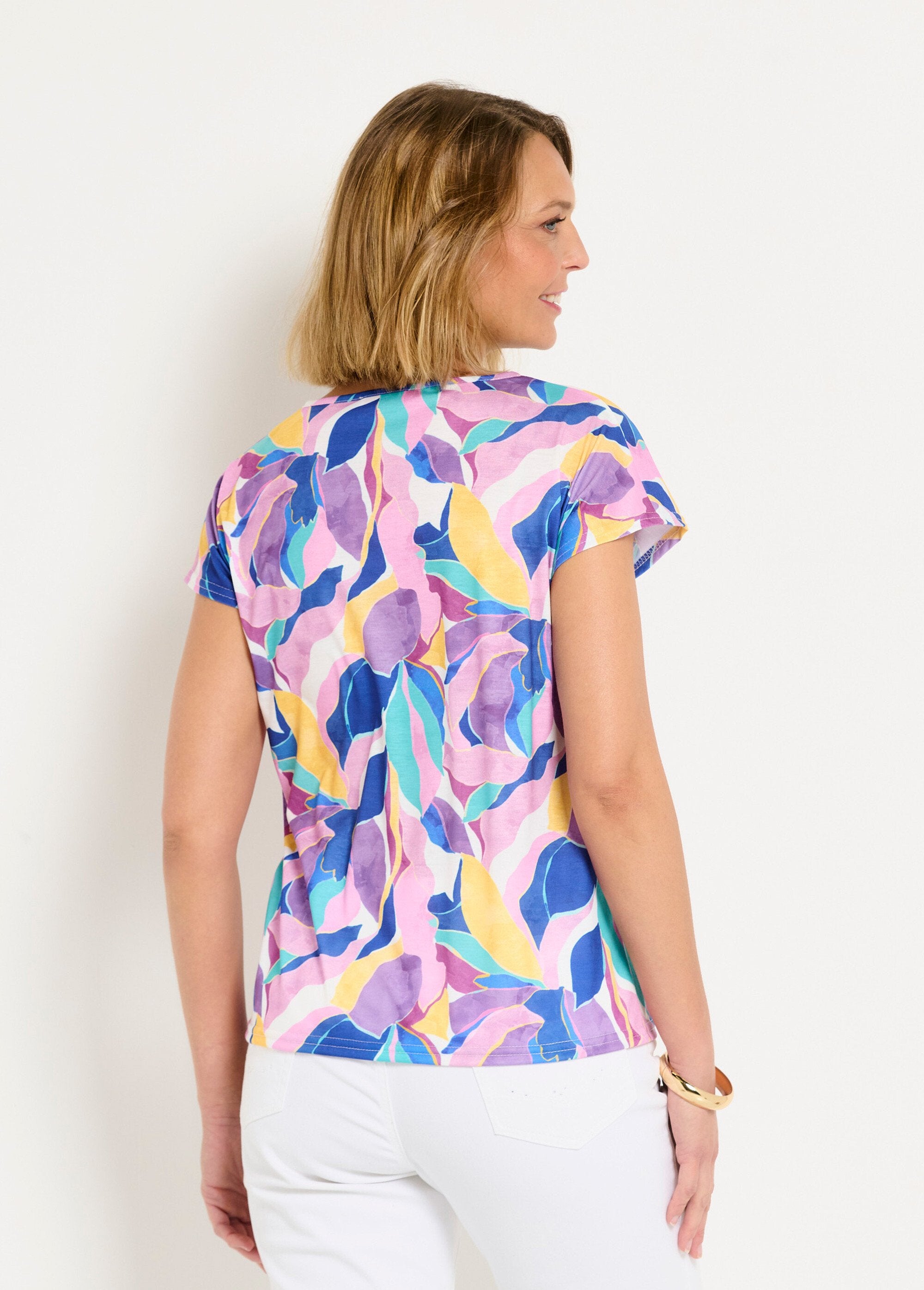 Camiseta_curta_com_decote_em_V_e_estampa_brilhante_Parme_et_jaune_DO1_slim