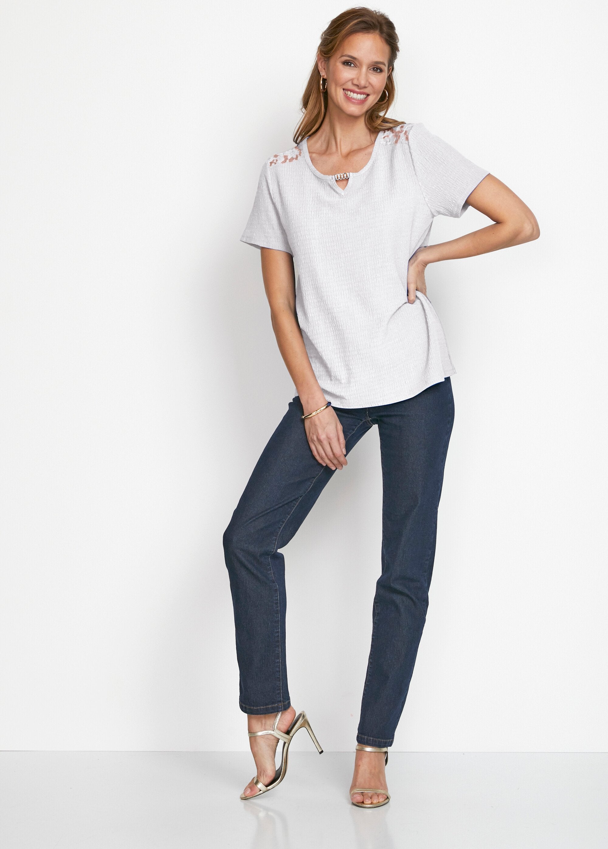 Camiseta_curta_em_renda_BRANCO_SF1_slim