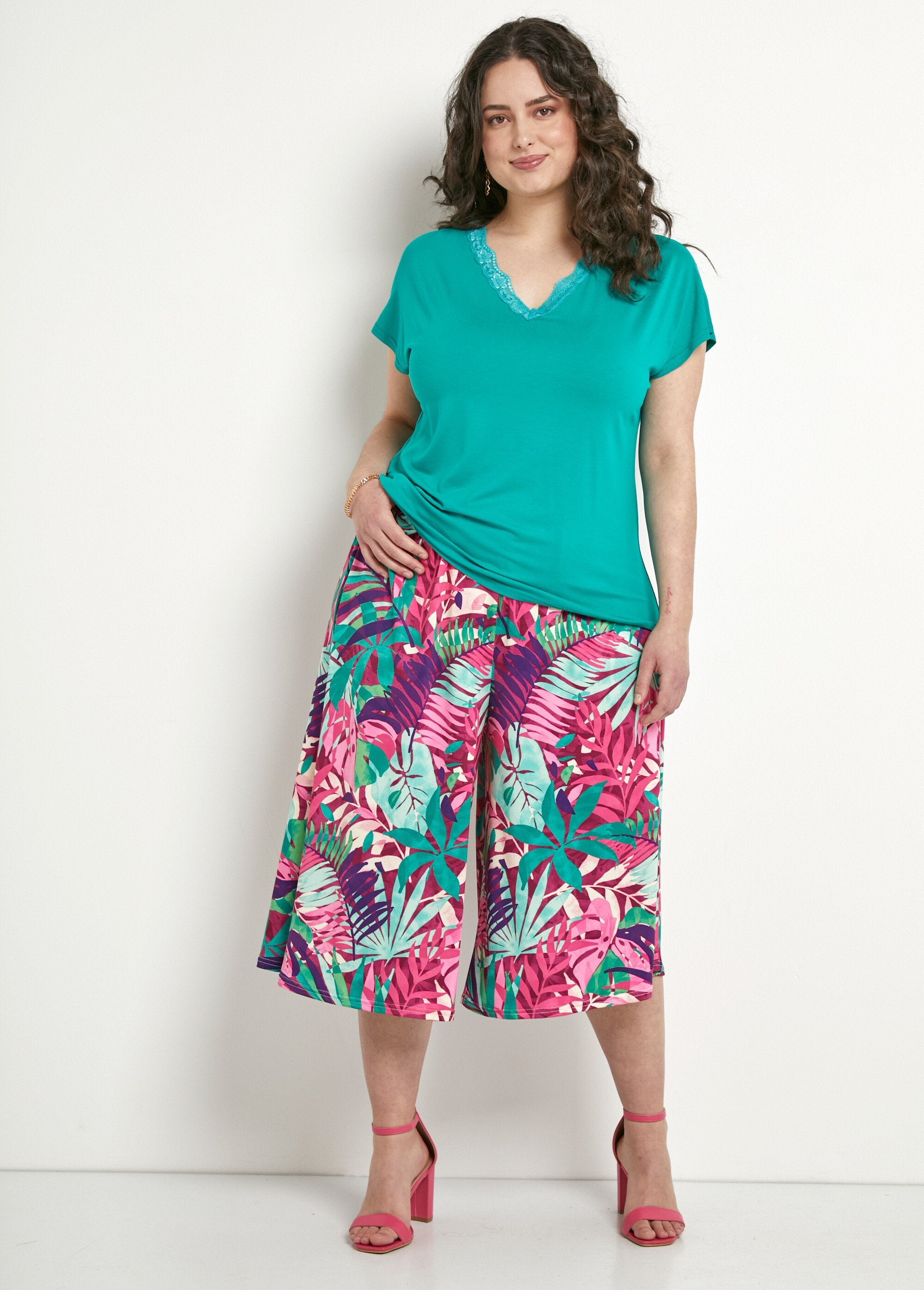 T-shirt_curta_de_renda_elástica_Menthe_SF1_curvy