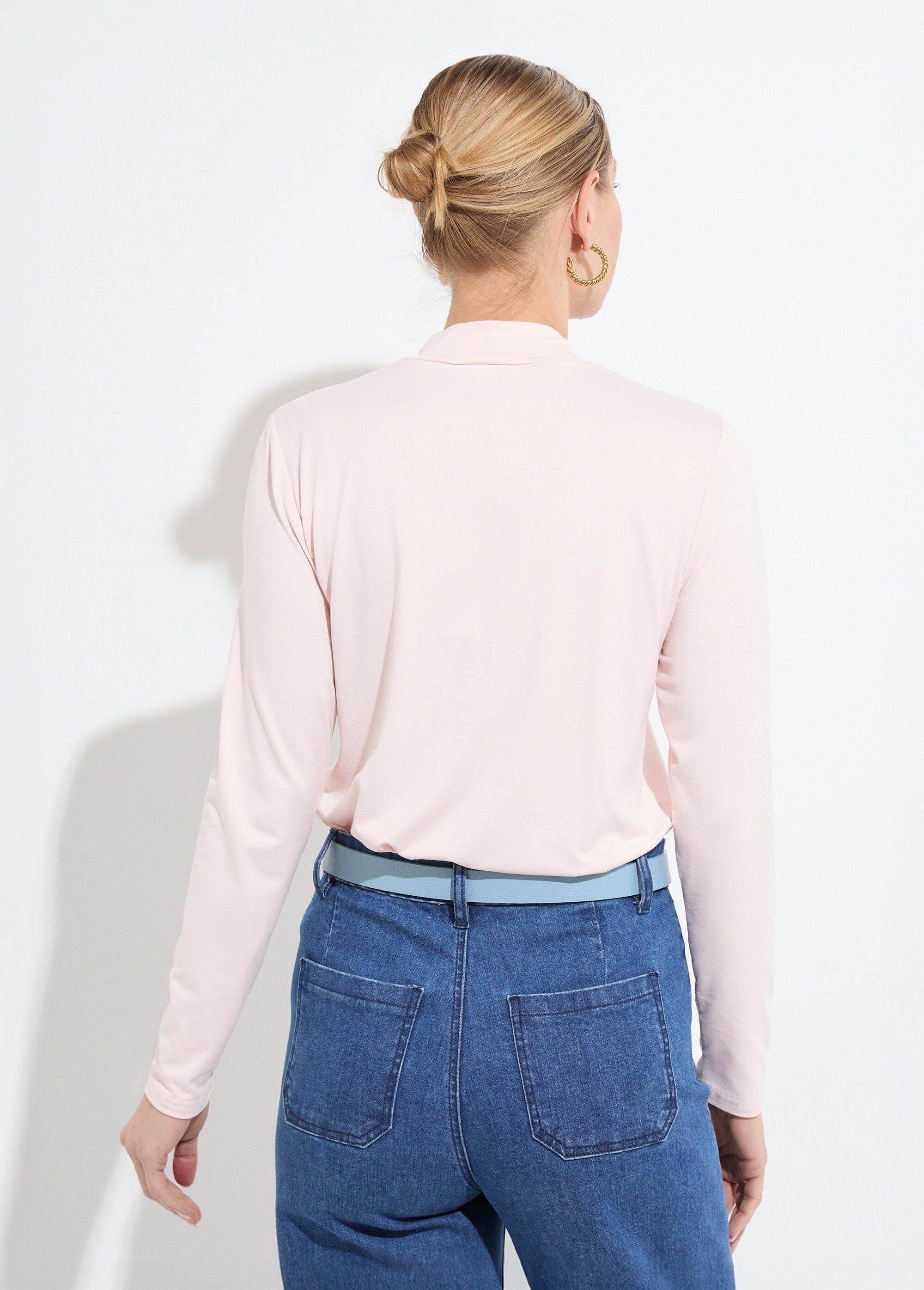 T-shirt_macia_com_gola_alta_e_mangas_compridas_Petale_DO1_slim