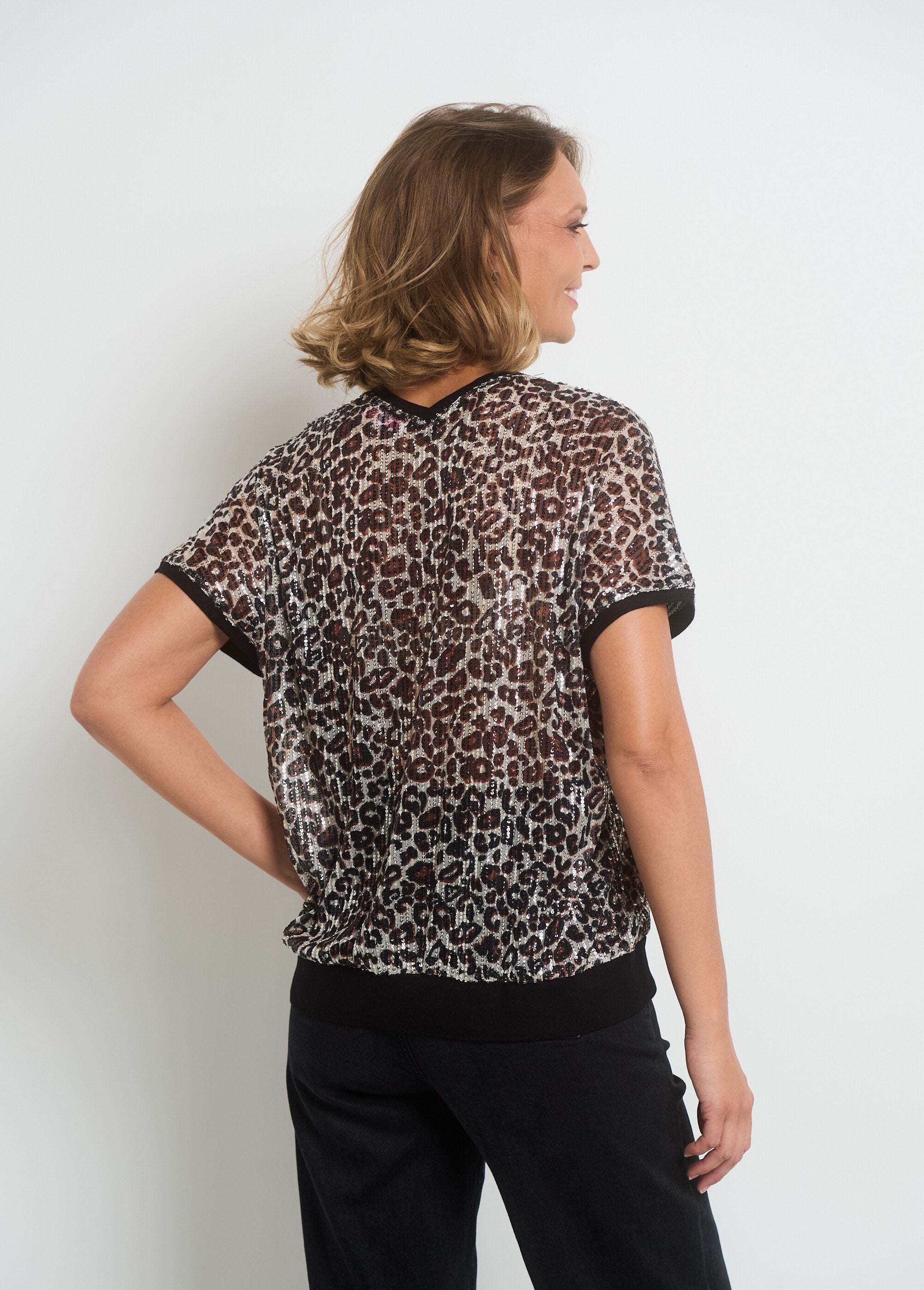 T-shirt_em_rede_estampada_com_lantejoulas_Animalier_DO1_slim
