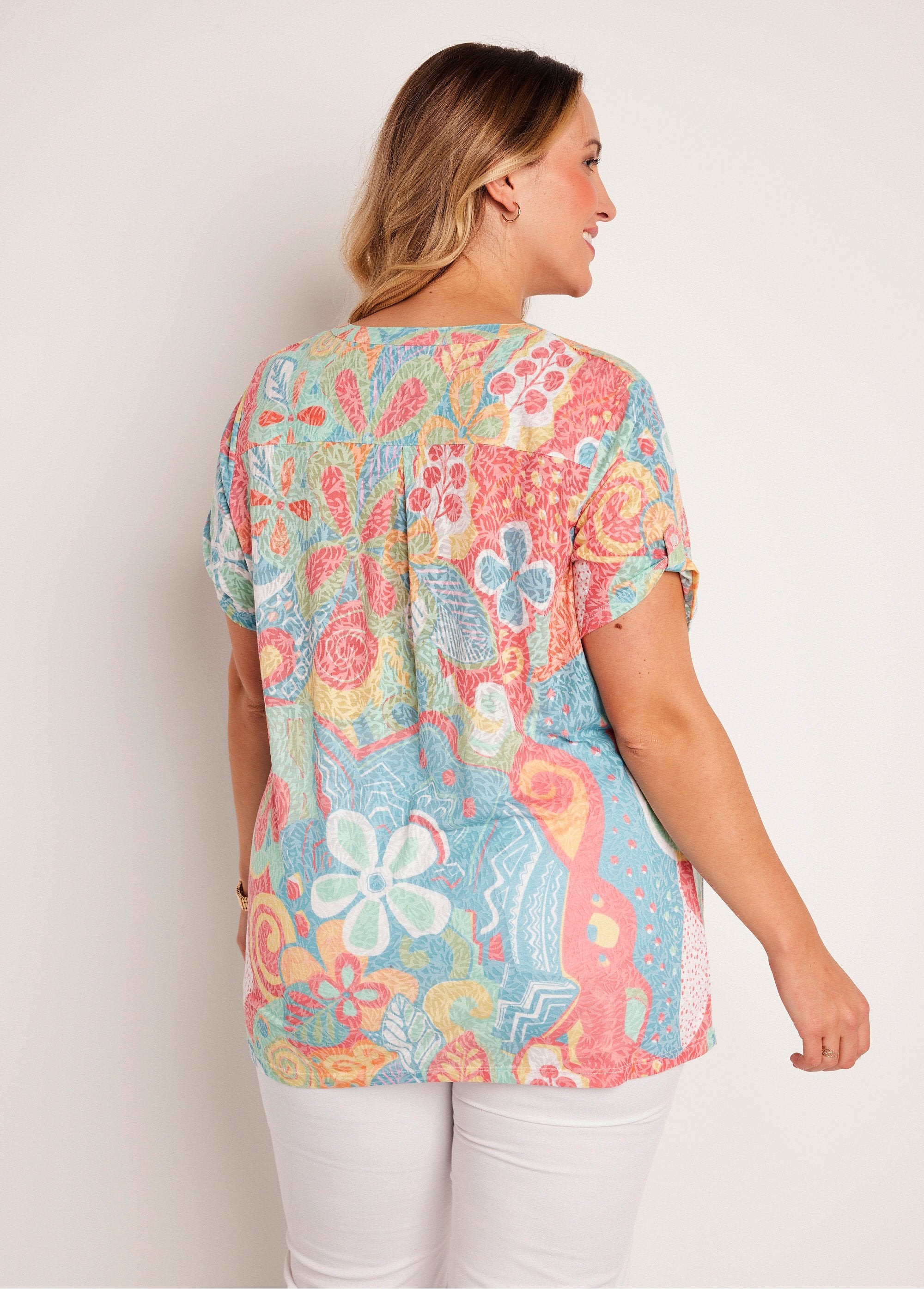 Camiseta_longa_solta_floral_de_manga_curta_Multicolorido_DO1_curvy