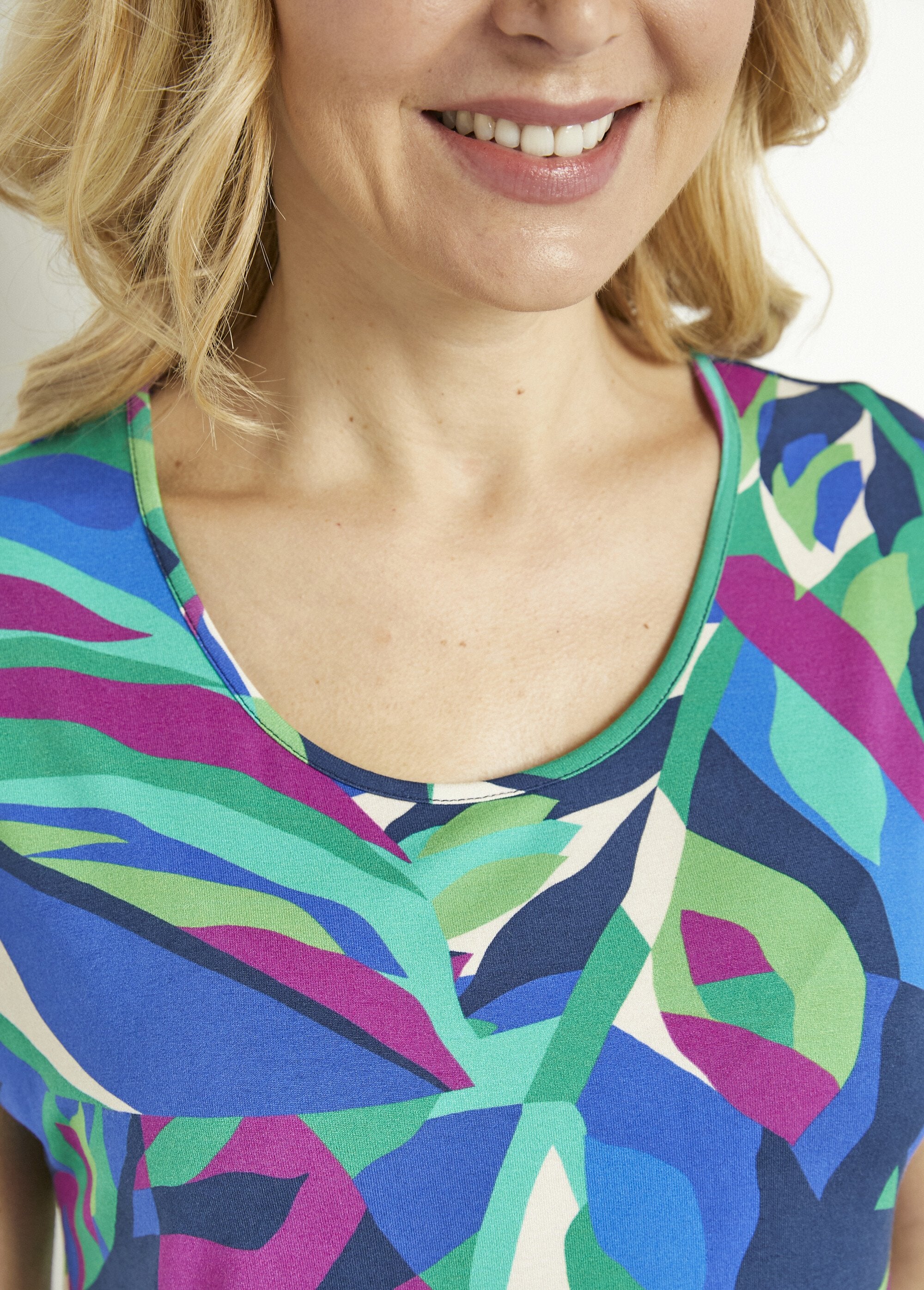 T-shirt_comprida,_de_gola_redonda,_lisa_ou_estampada,_de_manga_curta_Multicolore_DE1_slim