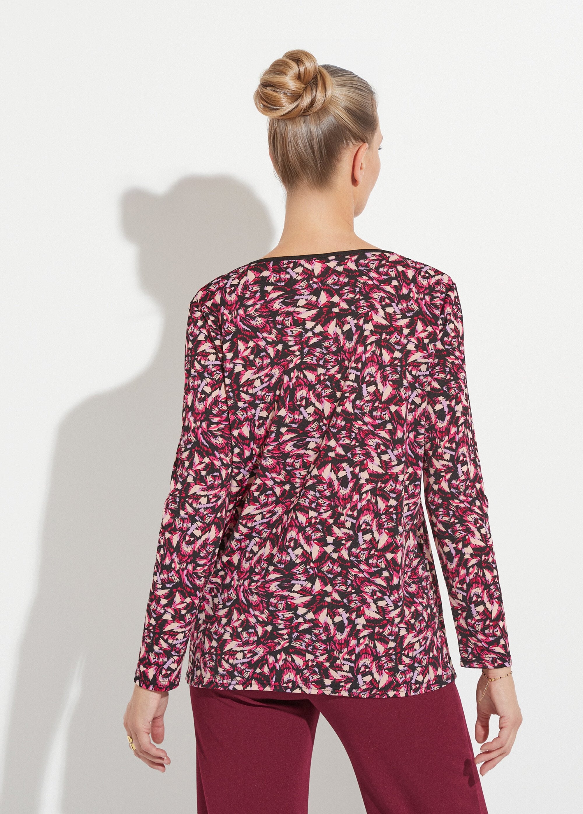 T-shirt_comprida_e_larga_com_estampado_gráfico_Rose_et_beige_DO1_slim