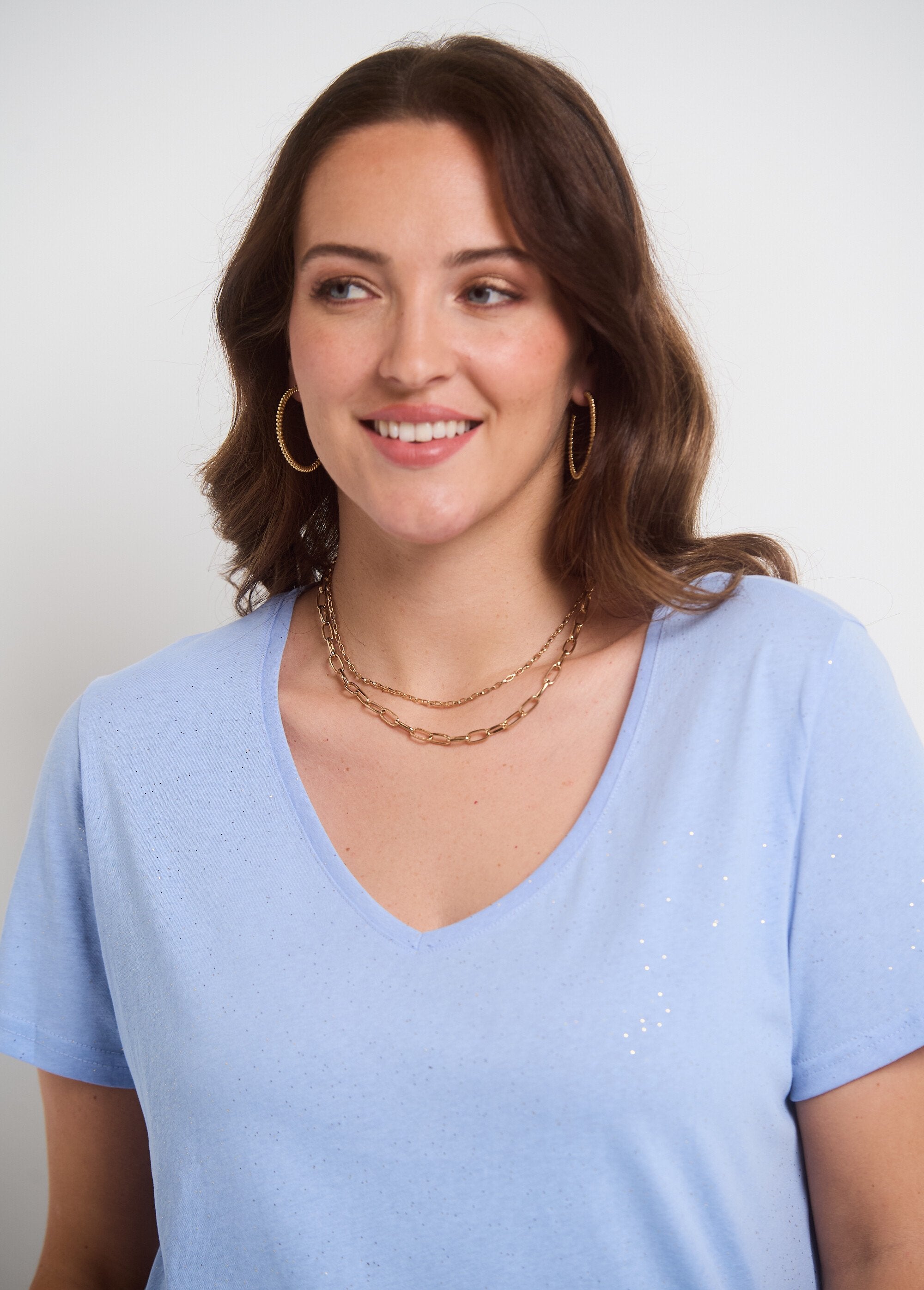 T-shirt_de_manga_curta_em_malha_com_lantejoulas_Ciel_DE1_curvy