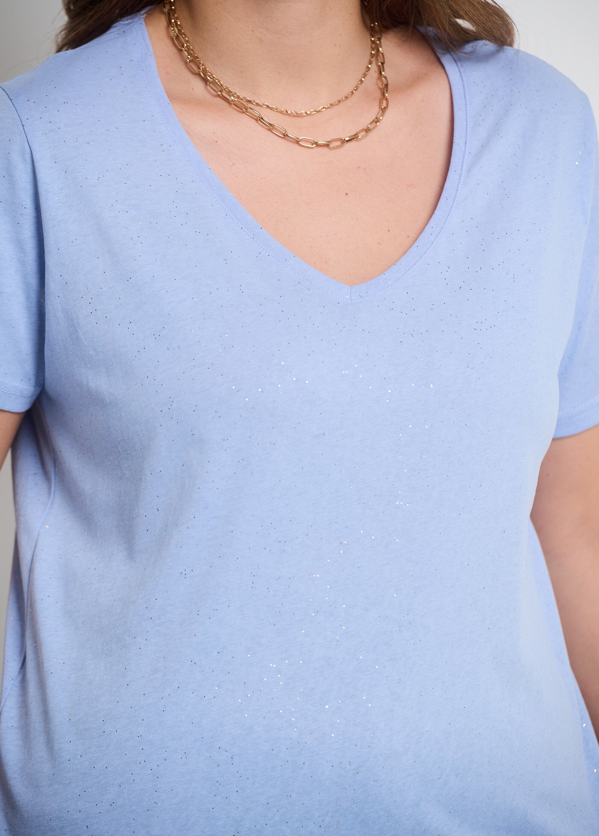 T-shirt_de_manga_curta_em_malha_com_lantejoulas_Ciel_DE2_curvy