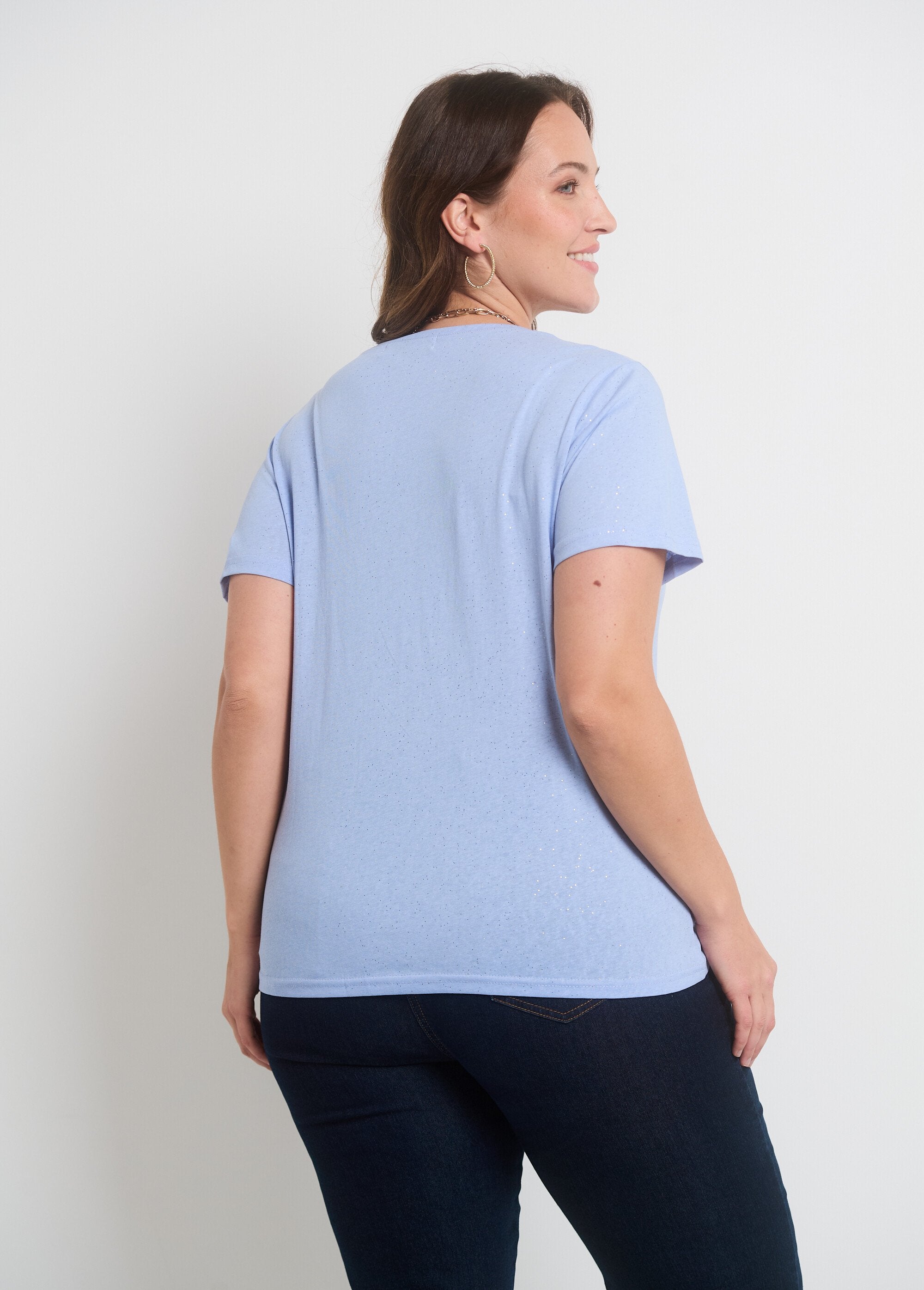 T-shirt_de_manga_curta_em_malha_com_lantejoulas_Ciel_DO1_curvy