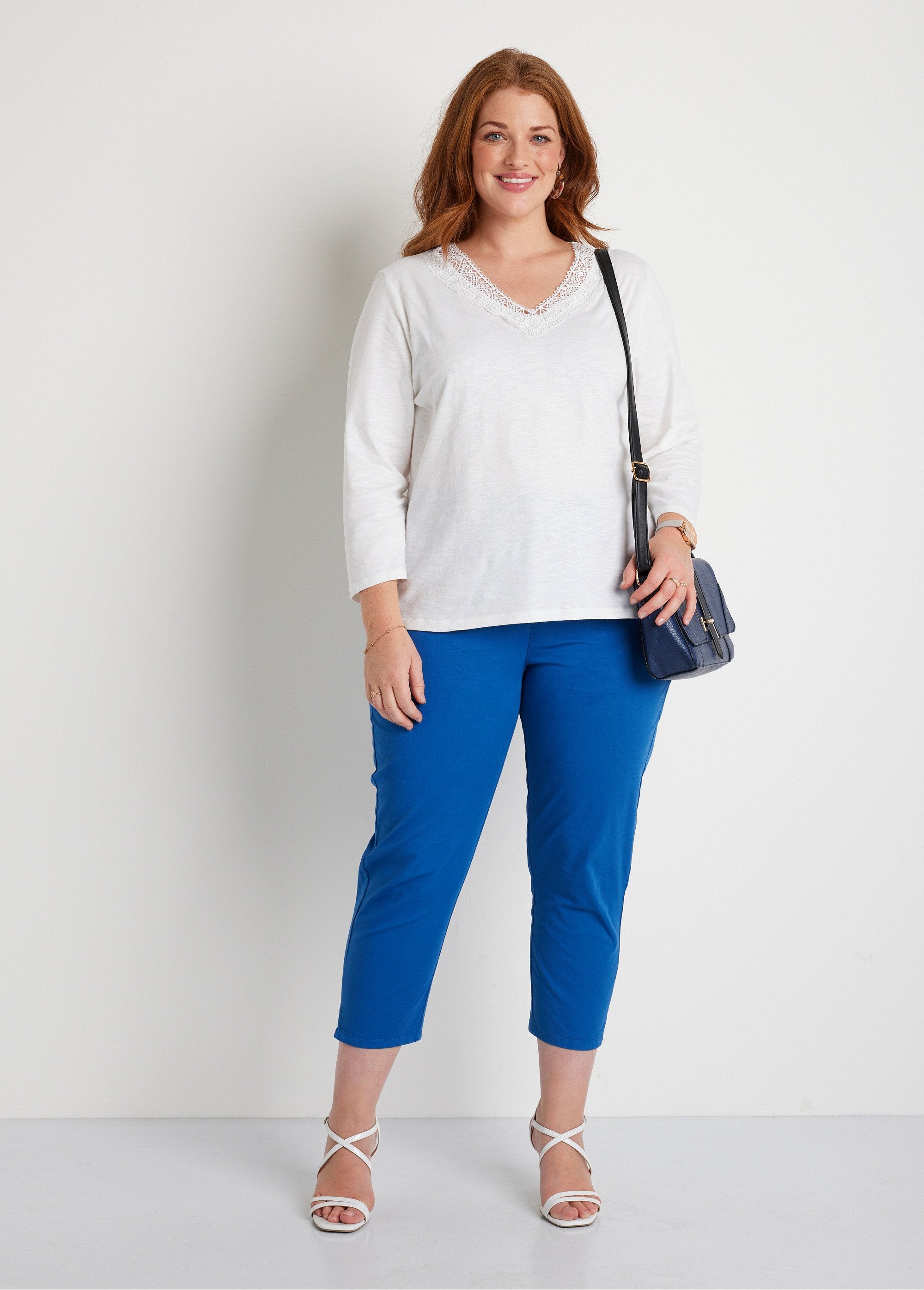 T-shirt_de_manga_3/4_em_algodão_e_macramé_BRANCO_SF1_curvy