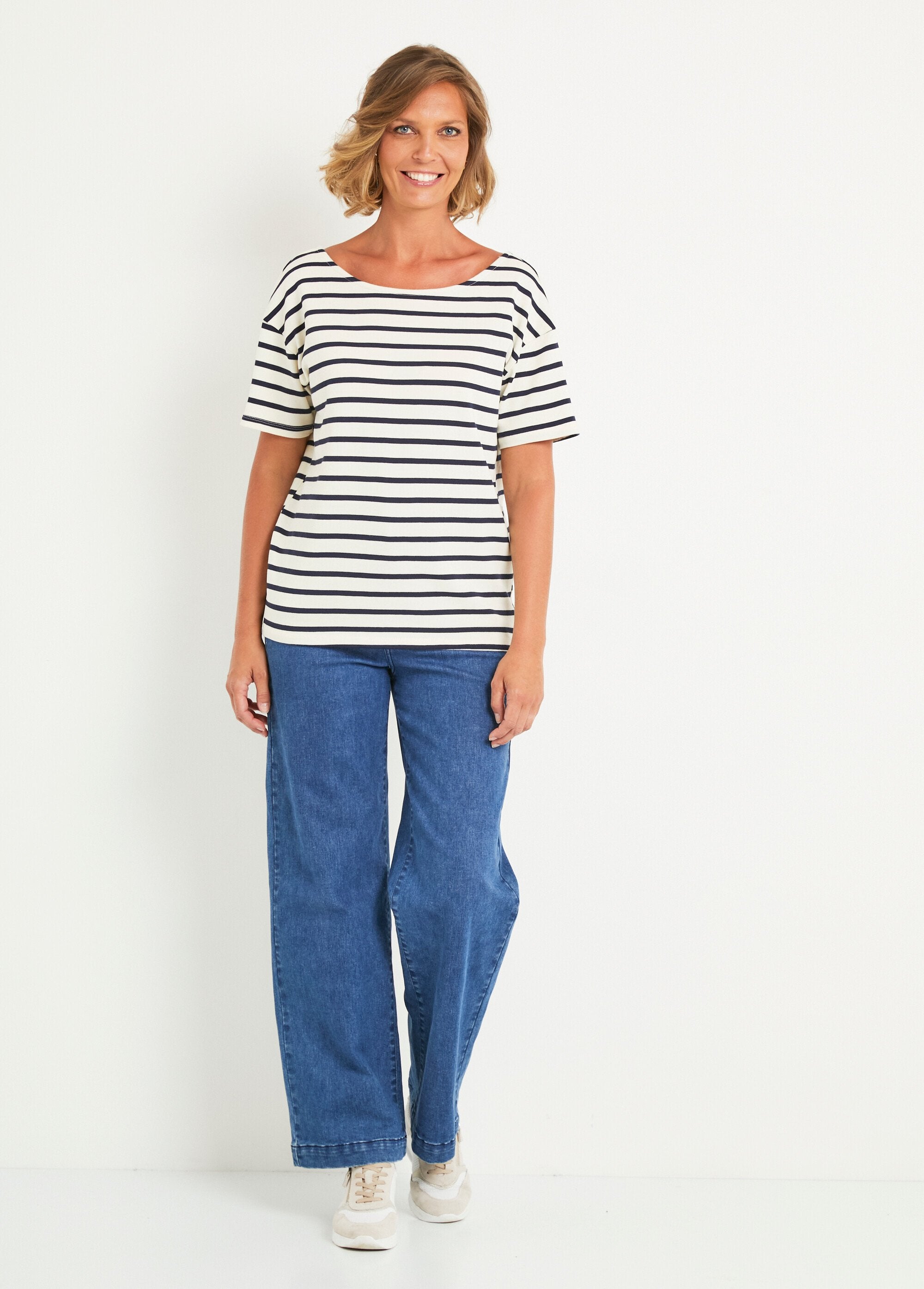 T-shirt_azul-marinho_com_decote_em_V_e_laços_Blanc_raye_bleu_SF1_slim