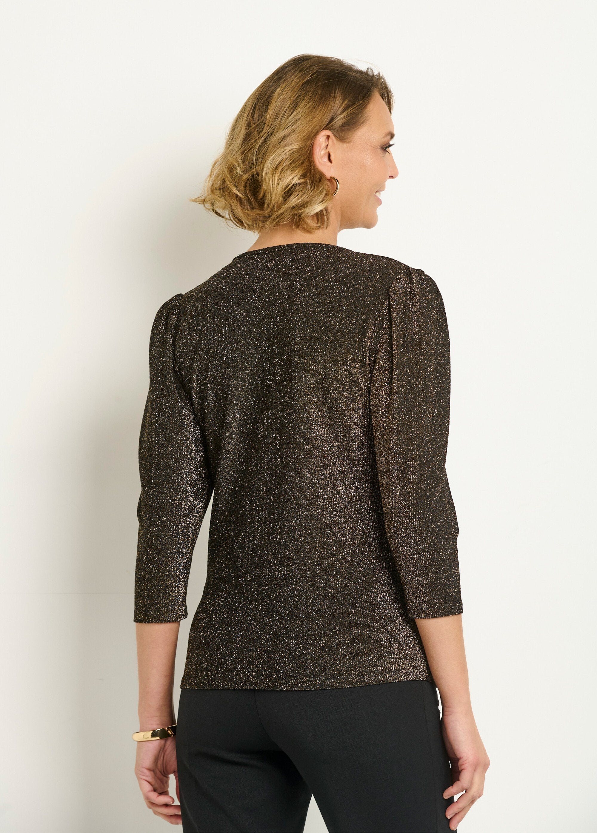 T-shirt_com_decote_em_V_metálico,_mangas_3/4_Dore_DO1_slim