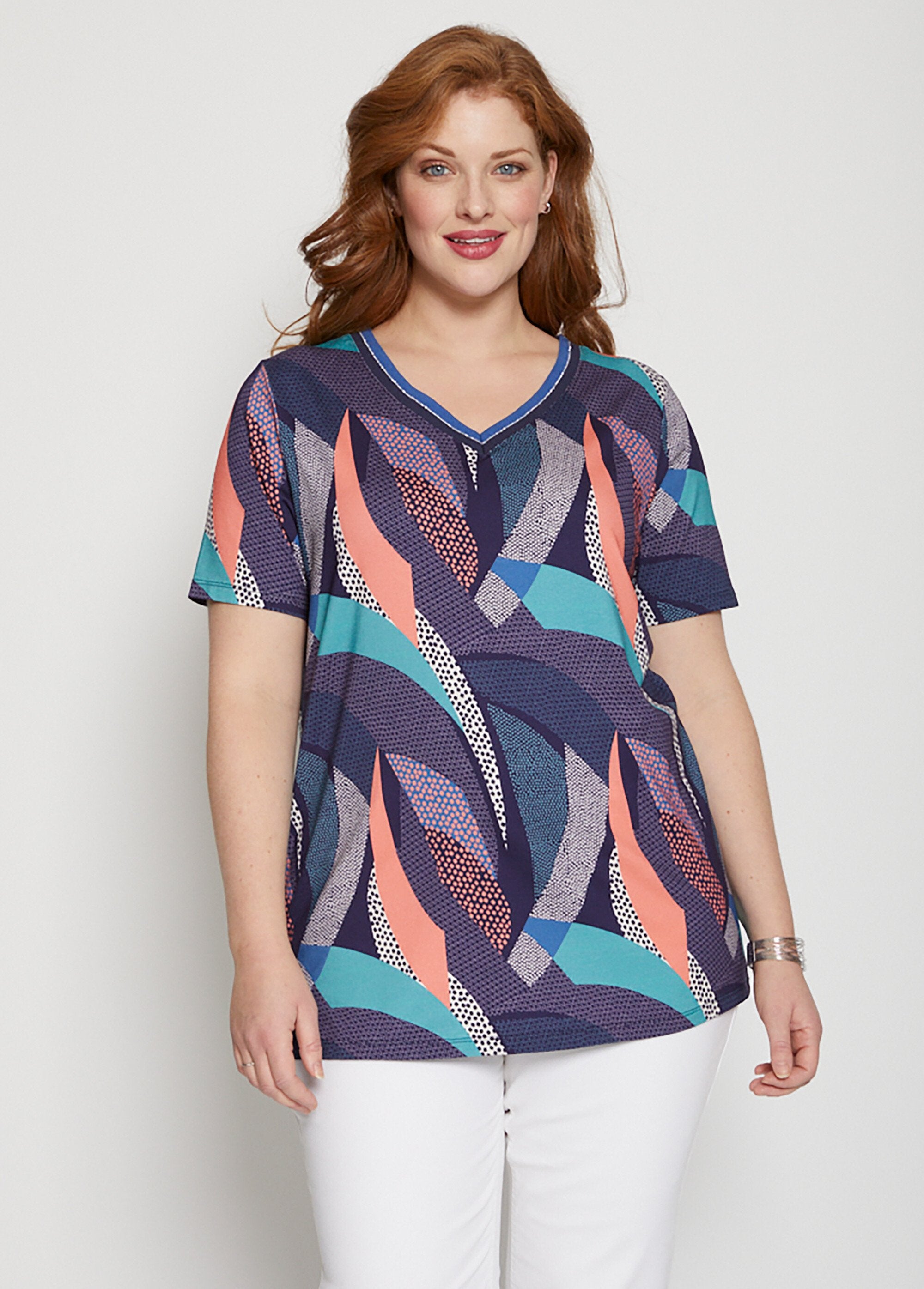 T-shirt_em_jersey_com_decote_em_V_e_acabamentos_iridescentes_Bleu_et_emeraude_FA1_curvy