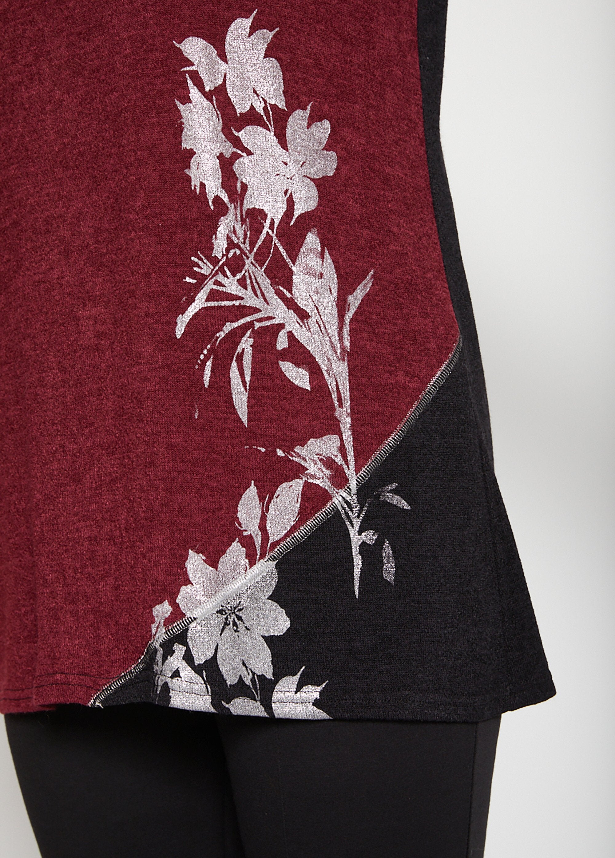 T-shirt_comprida_floral_elástica_Noir_et_bordeaux_DE1_slim