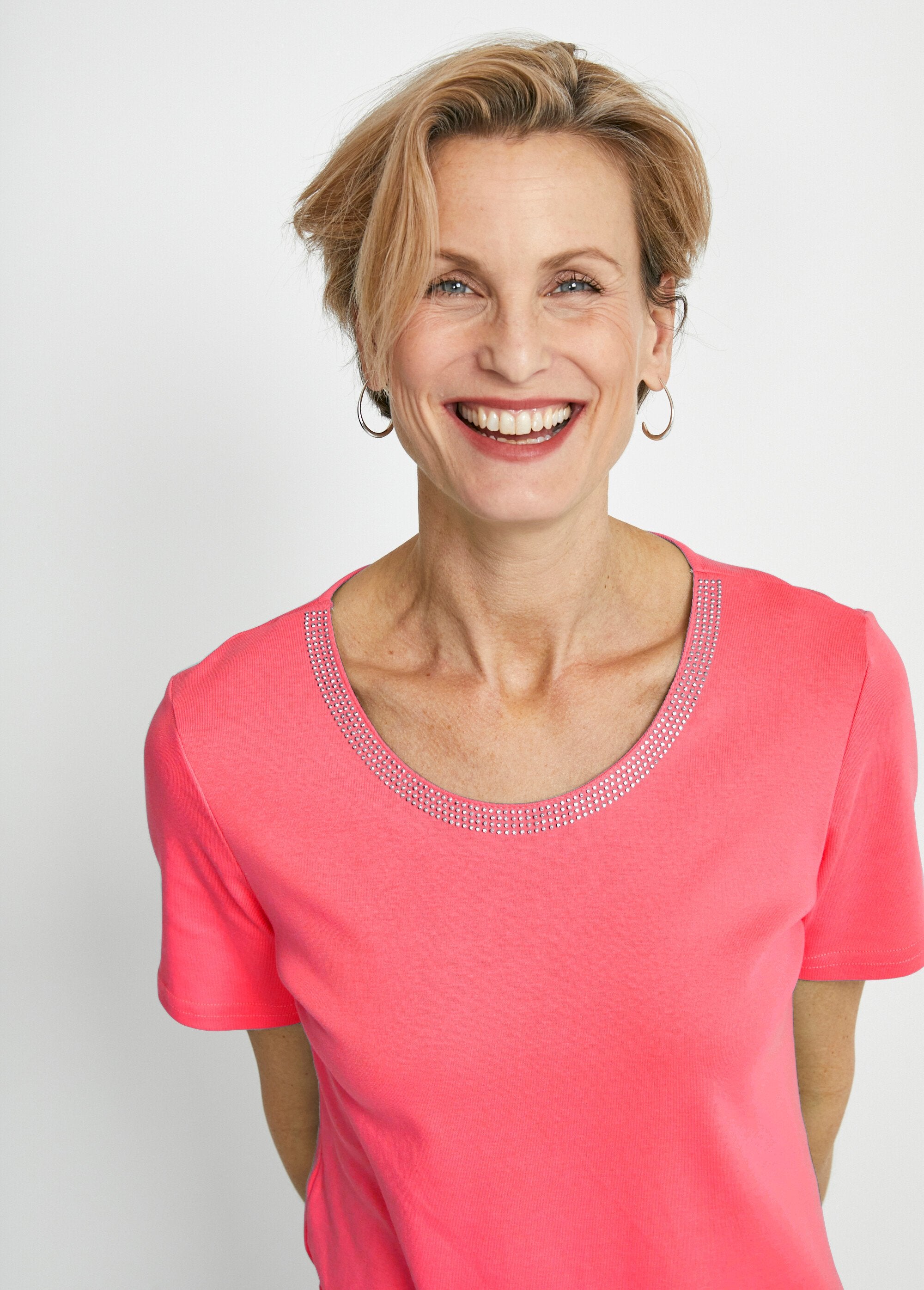 T-shirt_de_manga_curta_com_tachas_Corail_DE1_slim