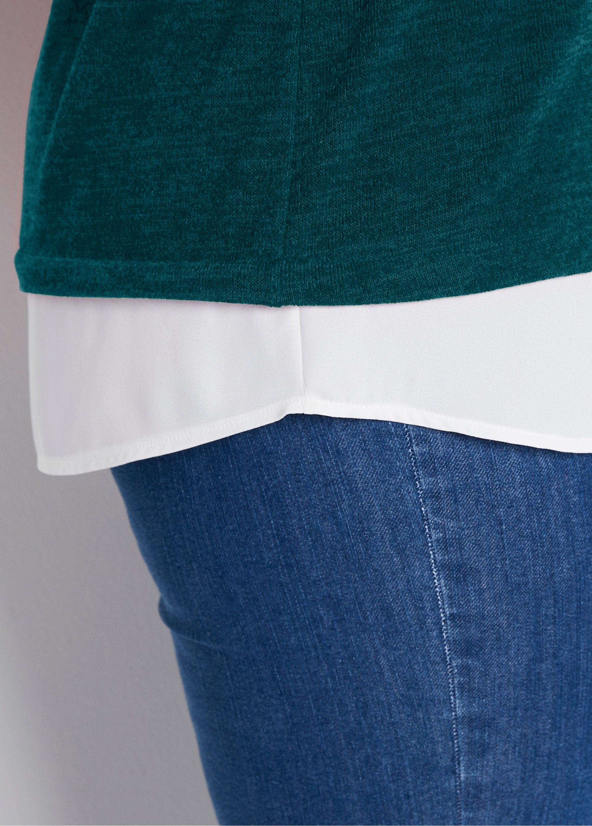 T-shirt_com_efeito_2_em_1_de_comprimento_médio_Esmeralda_DE2_curvy