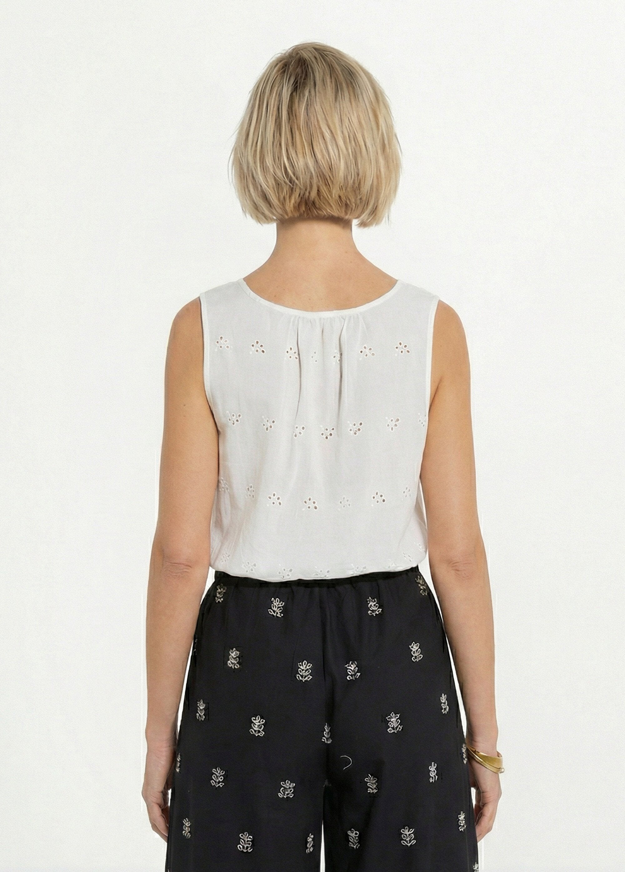 Regata_de_algodão_com_bordado_inglês_Ecru_DO1_slim