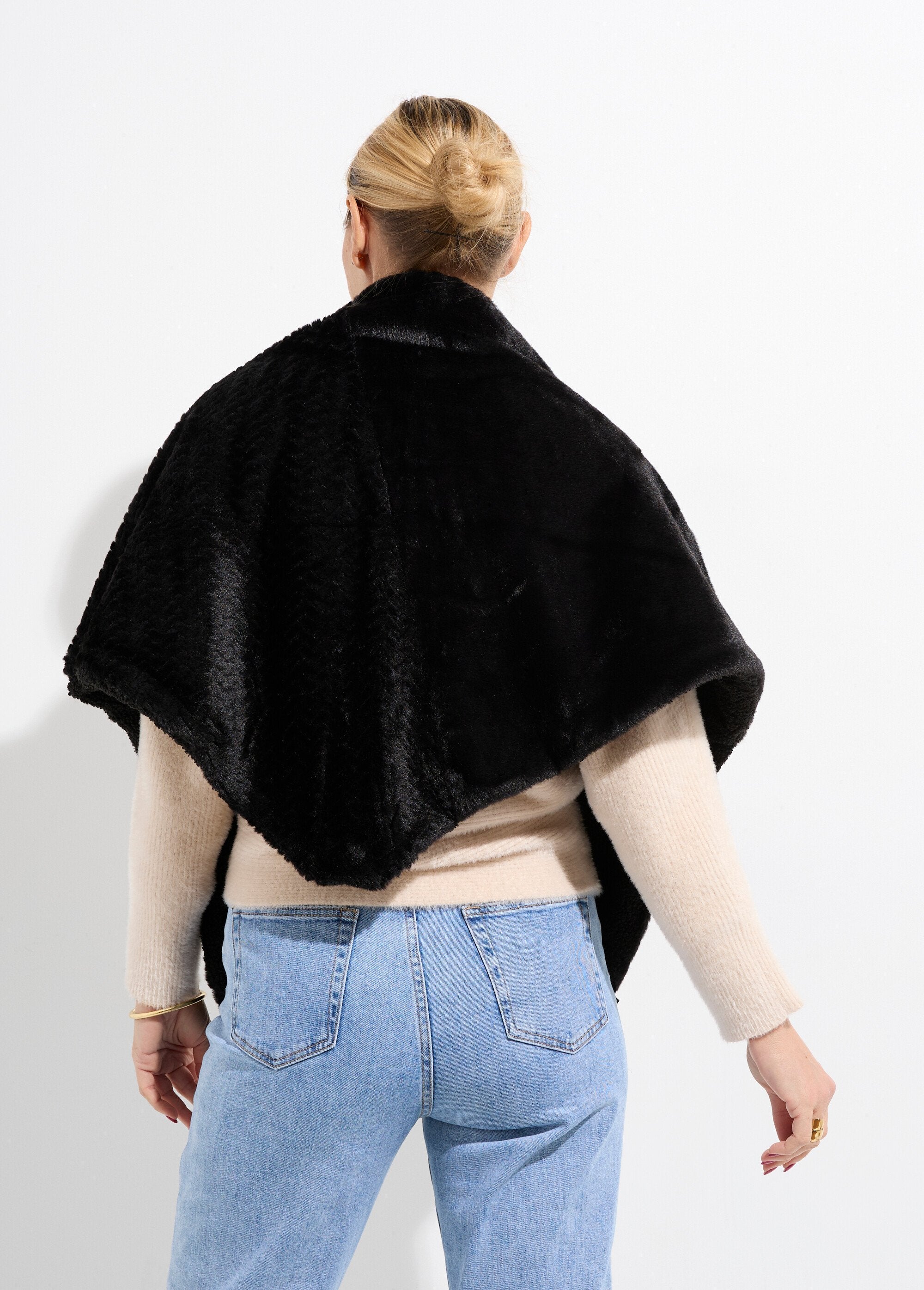 Gargantilha_de_botões_em_pele_sintética_Noir_DO1_slim