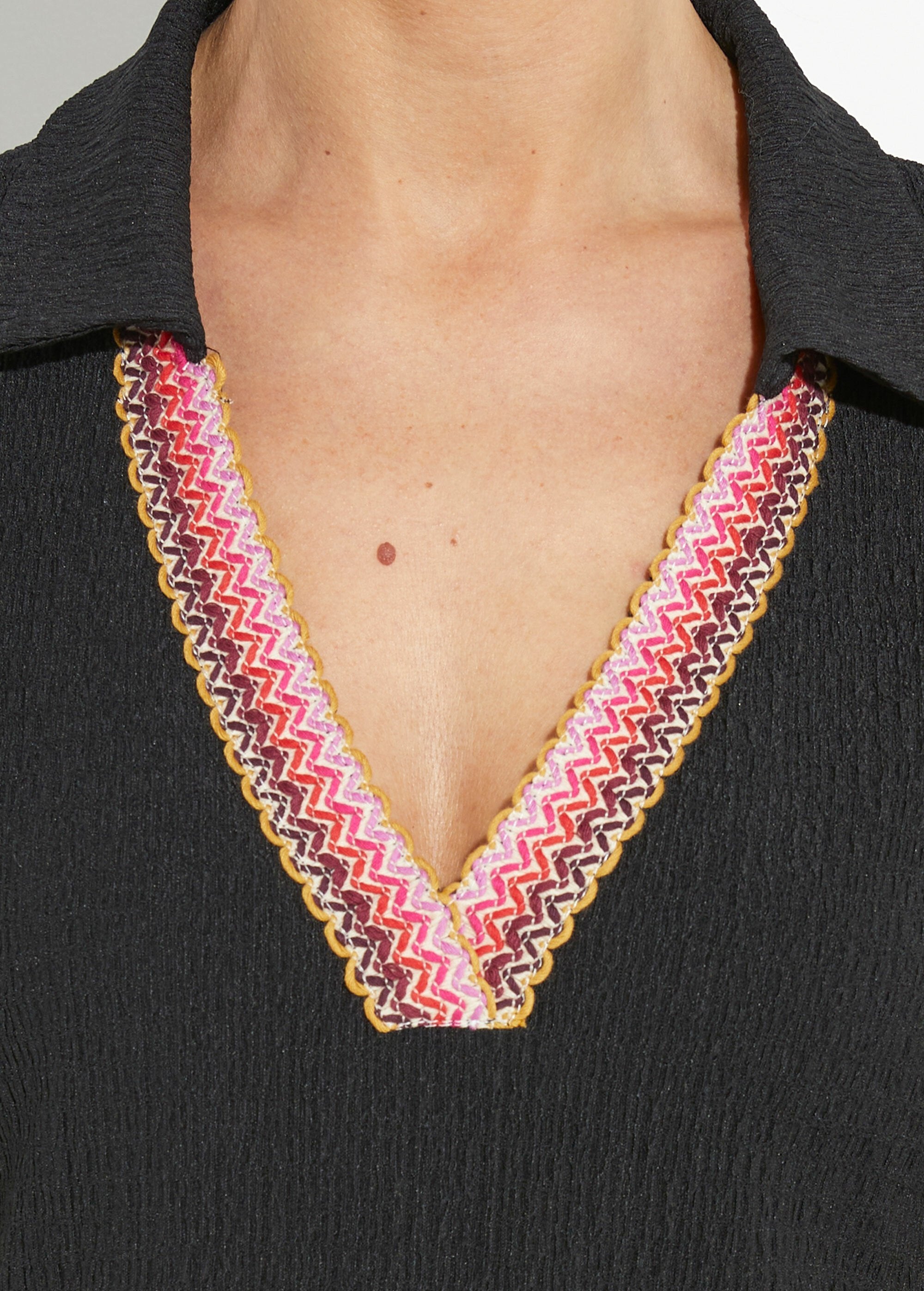 Tunique_gaufrée_col_V_fantaisie_Noir_DE1_slim