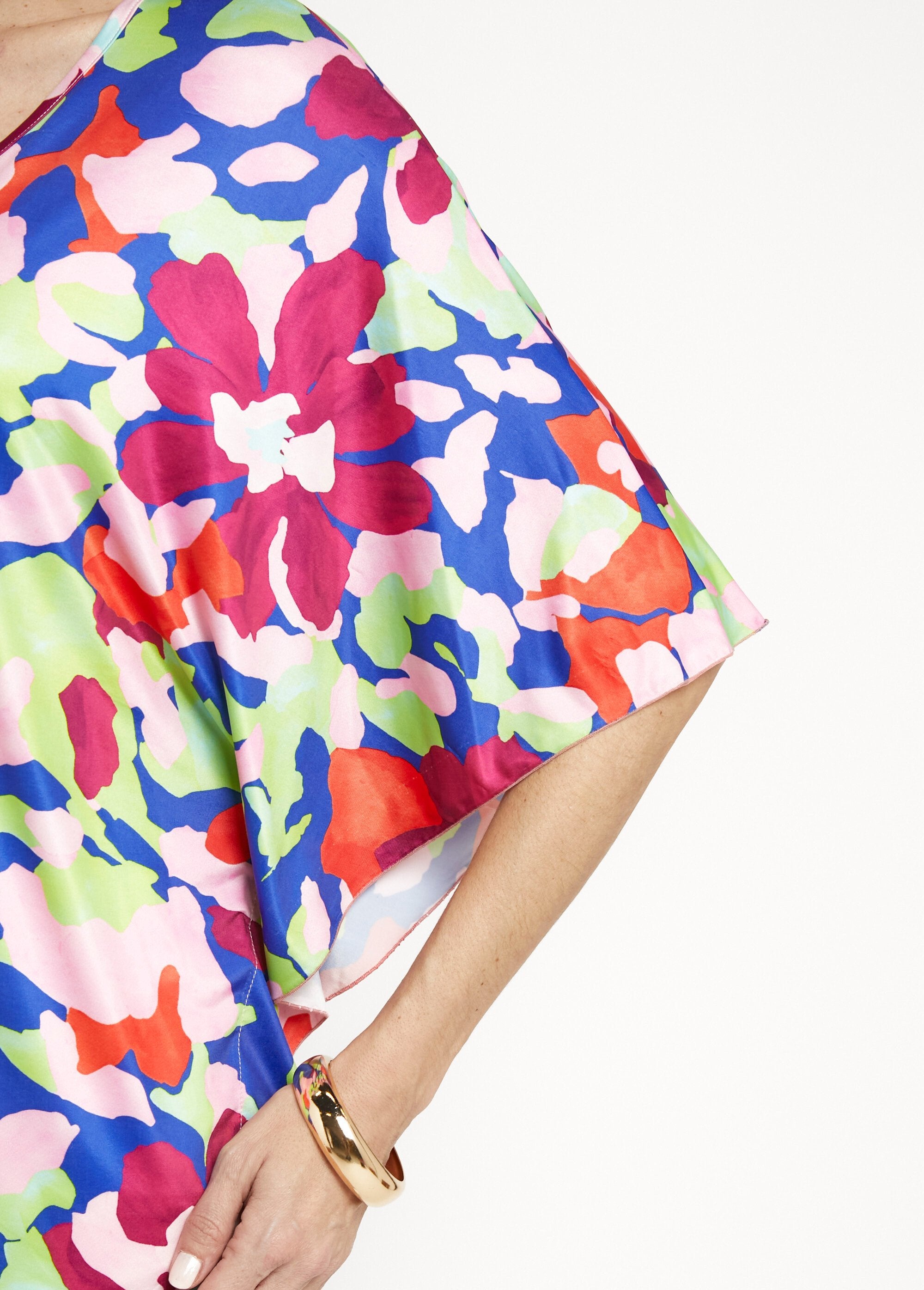 Túnica_com_manga_borboleta_estampada_artística_Rose_imprime_DE2_slim