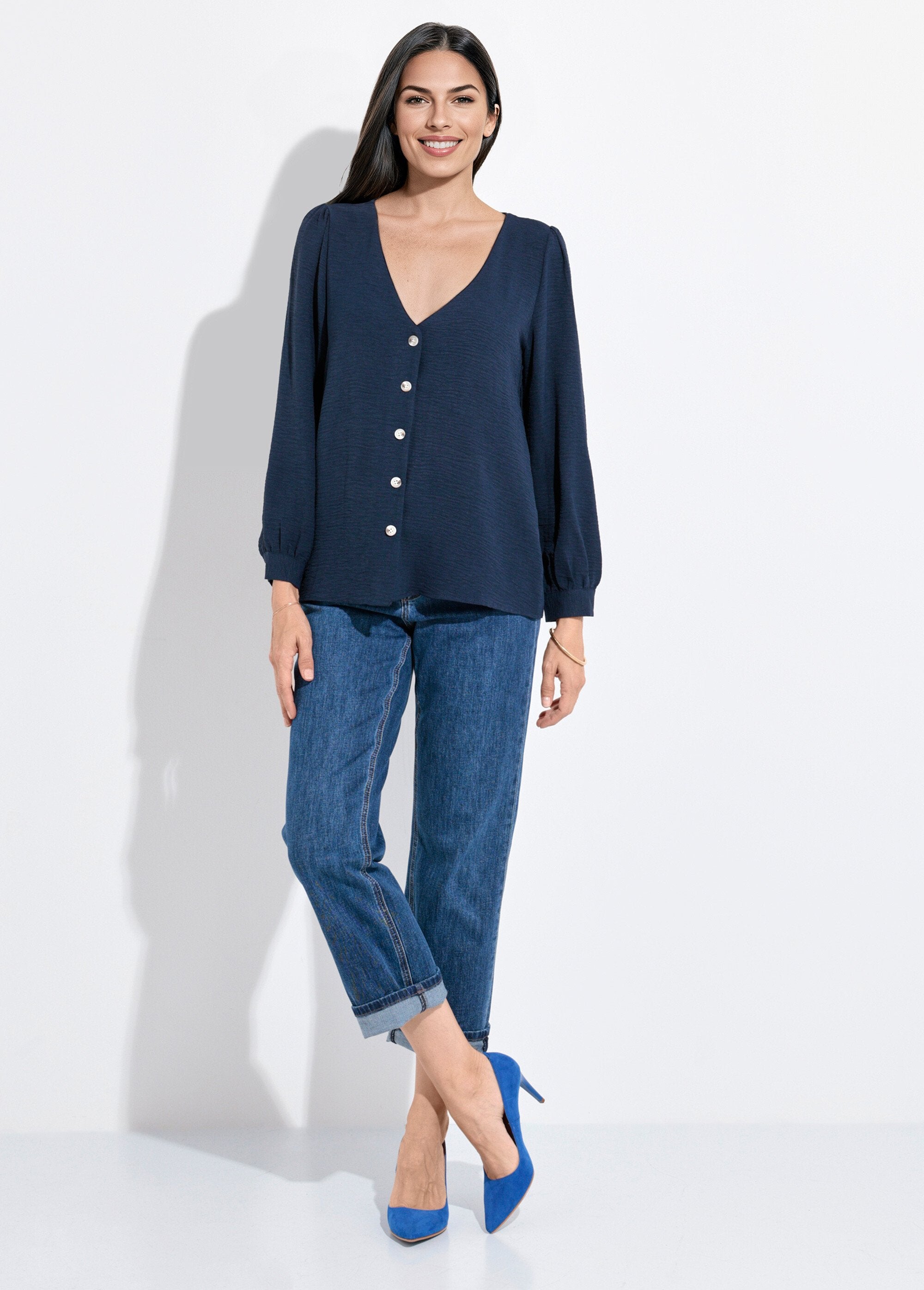 Túnica_abotoada_e_estampada_com_decote_em_V_Marine_SF1_slim