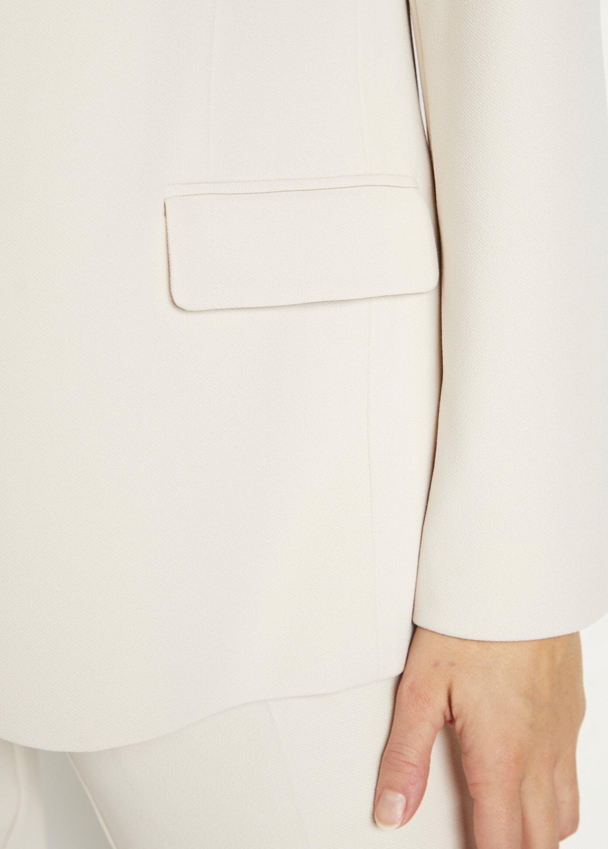 Blazer_de_corte_direito_em_malha_lisa_Beige_DE2_slim