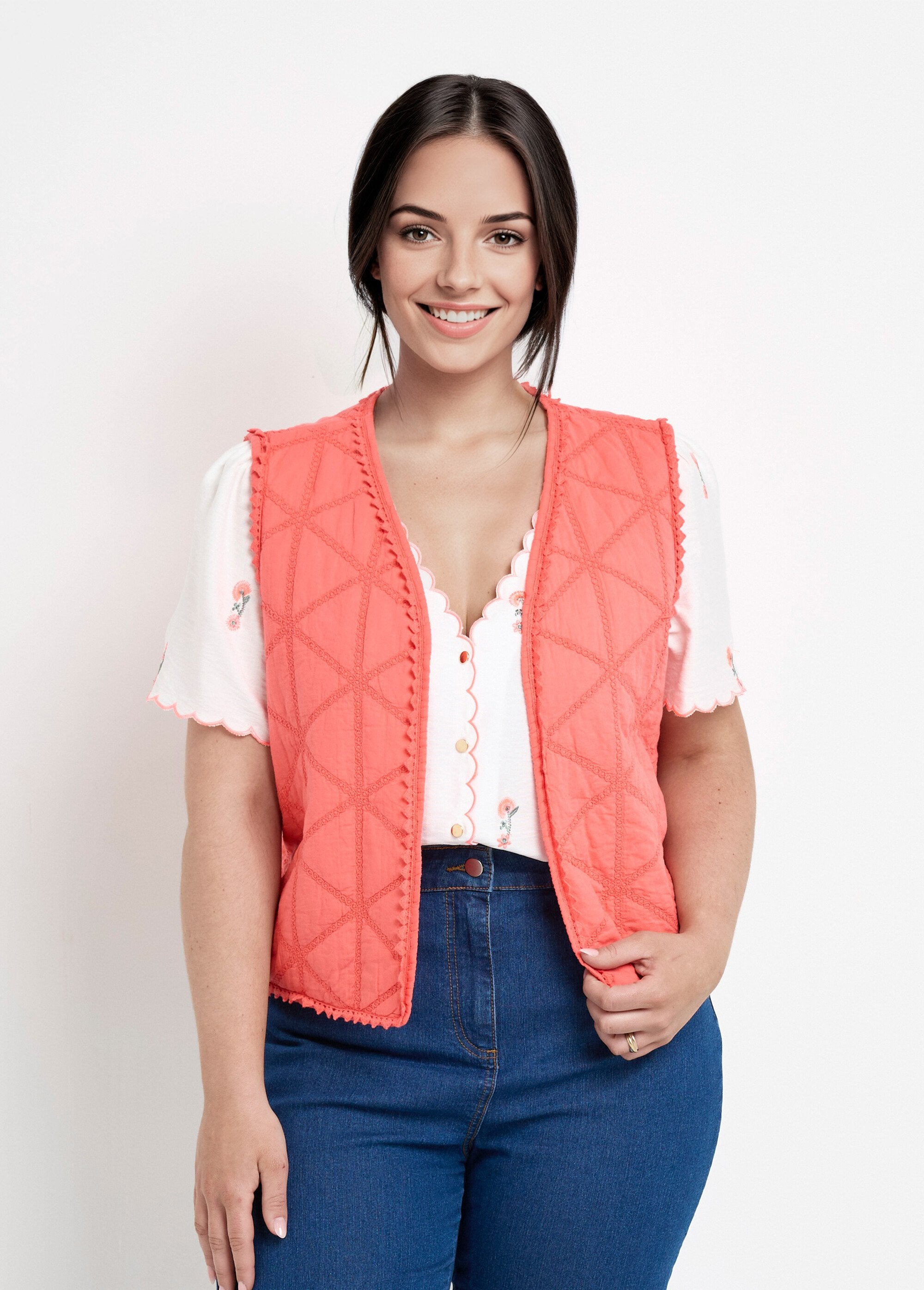 Jaqueta_acolchoada_bordada_sem_mangas_Corail_FA1_curvy