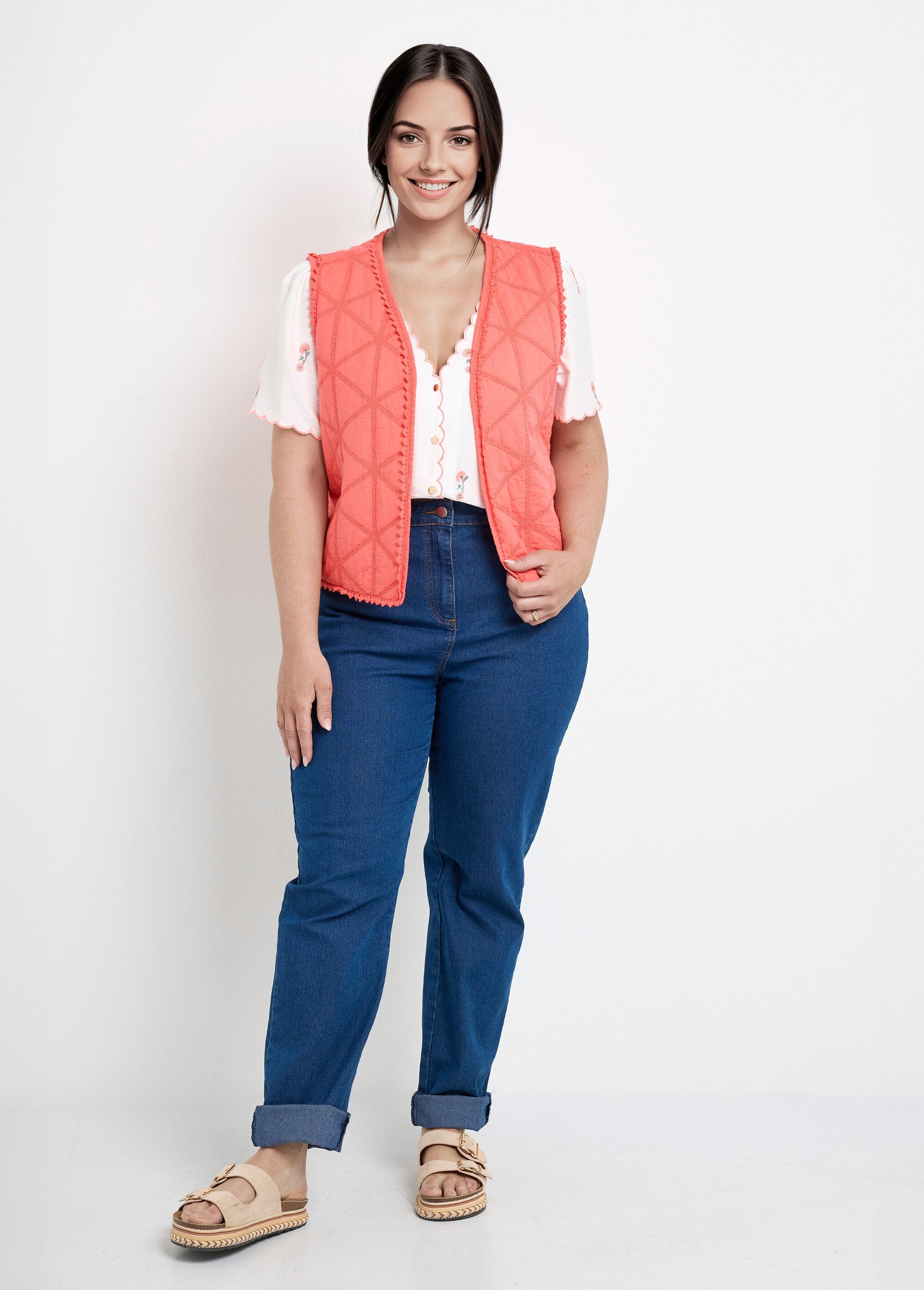 Jaqueta_acolchoada_bordada_sem_mangas_Corail_SF1_curvy