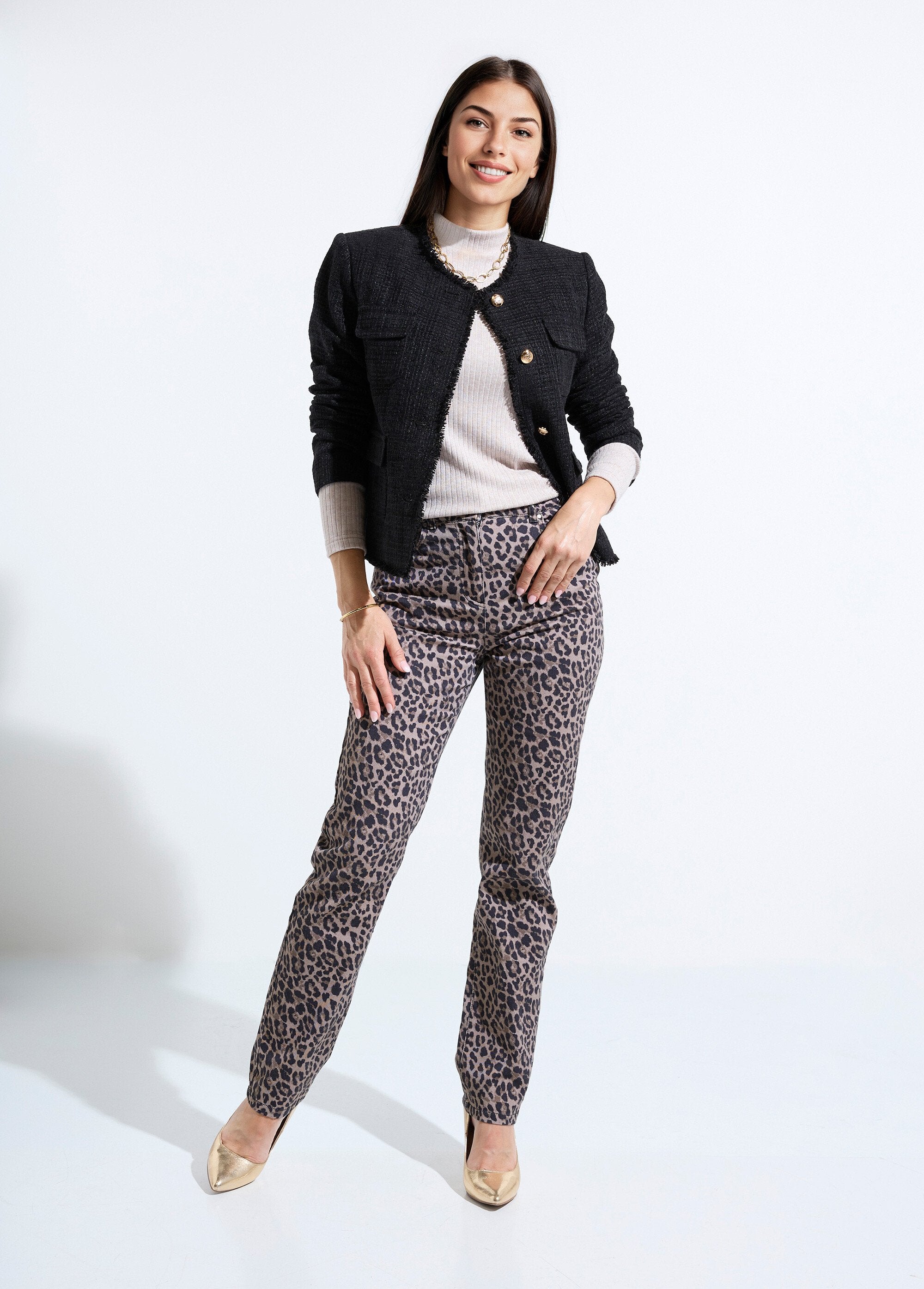 Jaqueta_de_tweed_sem_gola_com_franjas_e_botões_Noir_SF1_slim