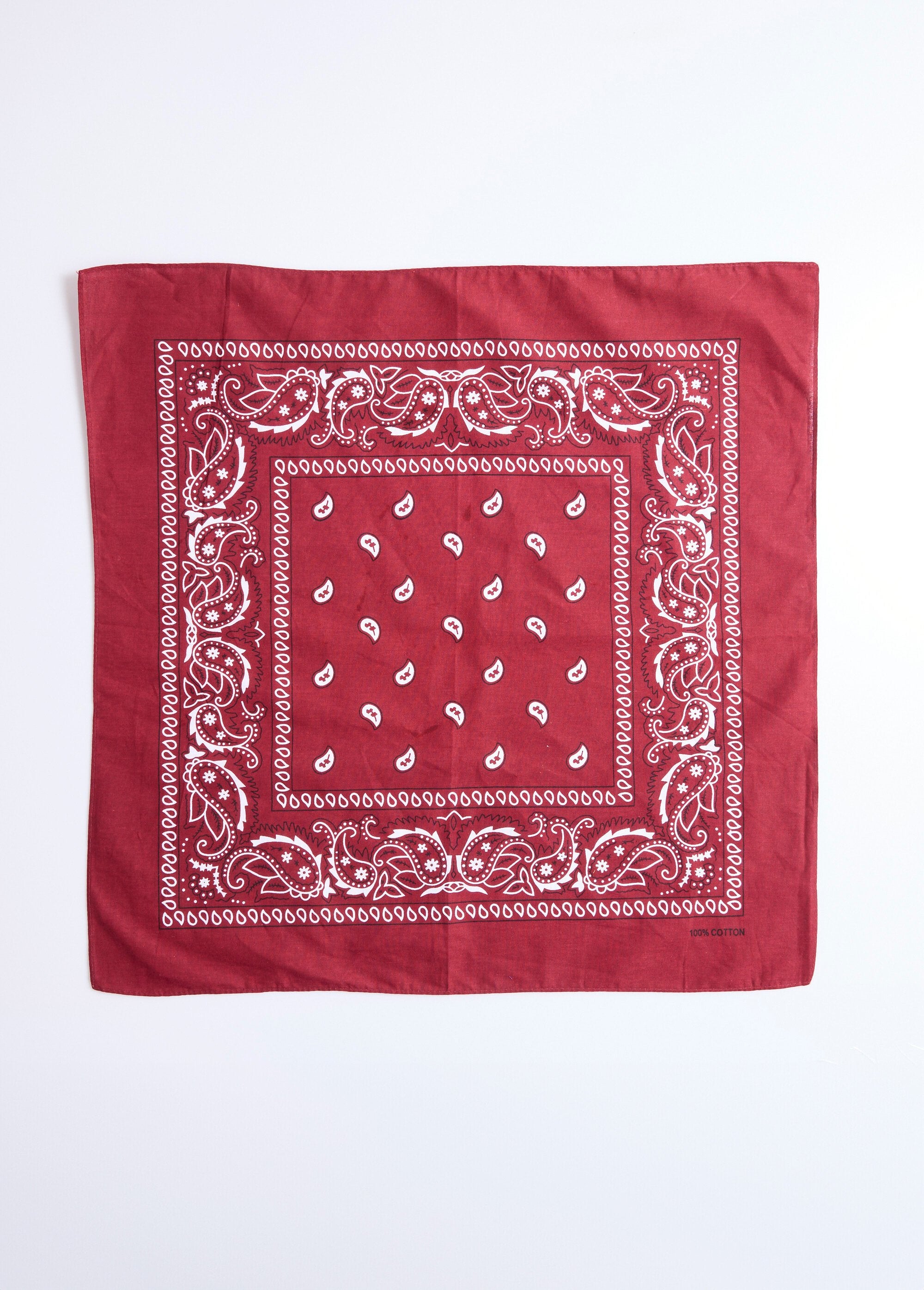 Foulard_carré_façon_bandana_Bordeaux_DE1_slim