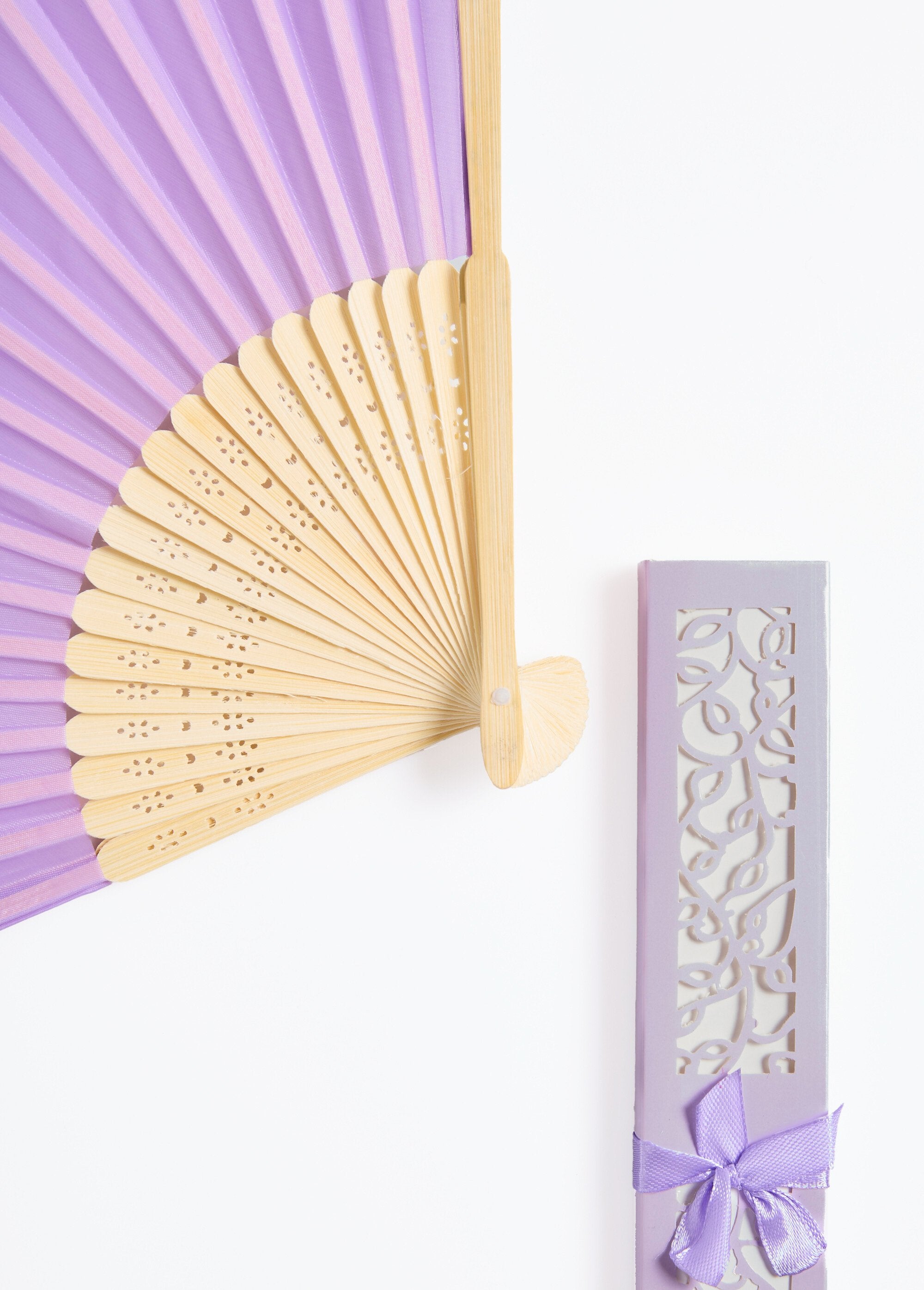 Éventail_bambou_et_étui_cadeau_Lilas_DE2_slim