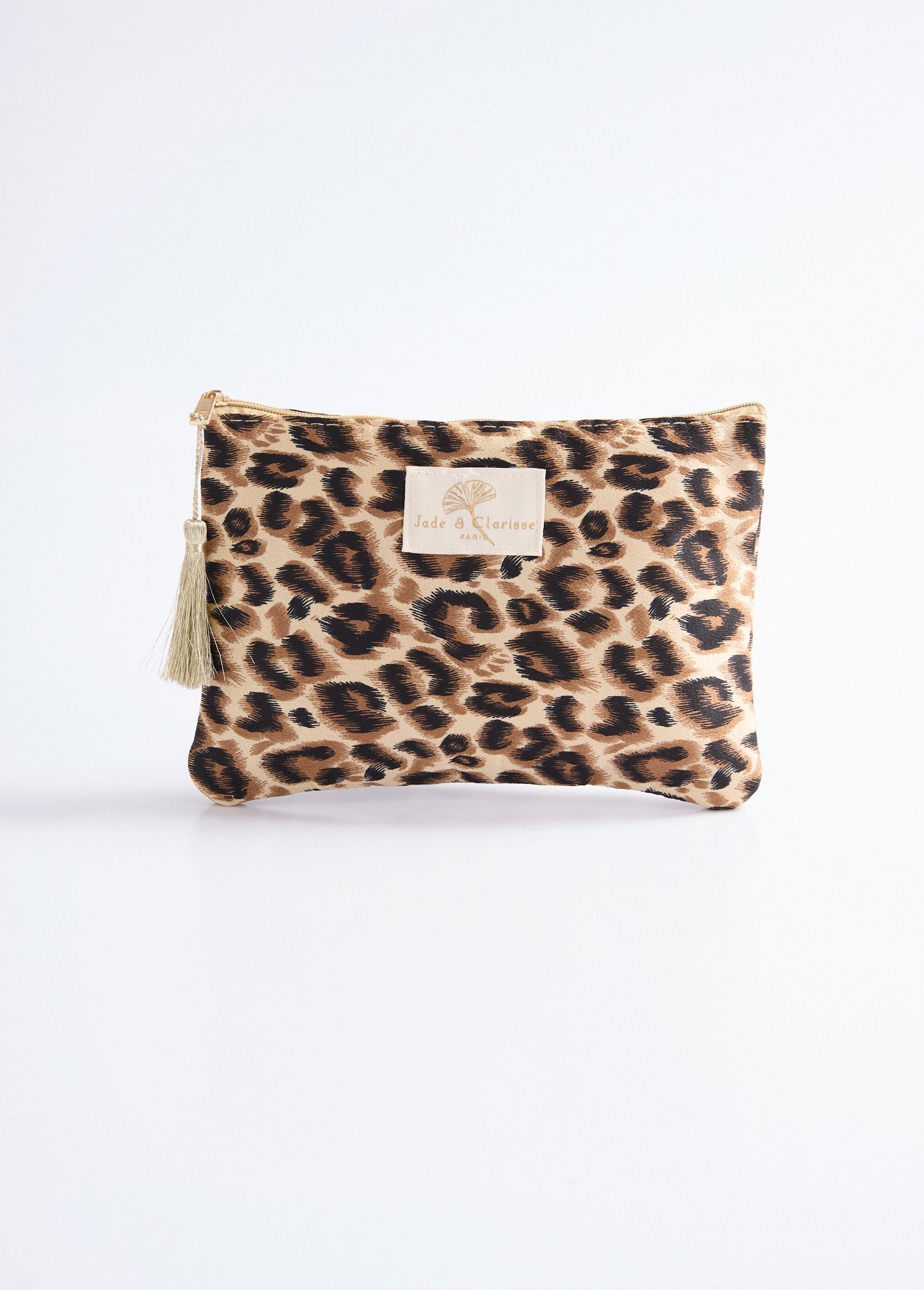 Petite_pochette_zippée_léopard_en_satin_Leopard_DE2_slim