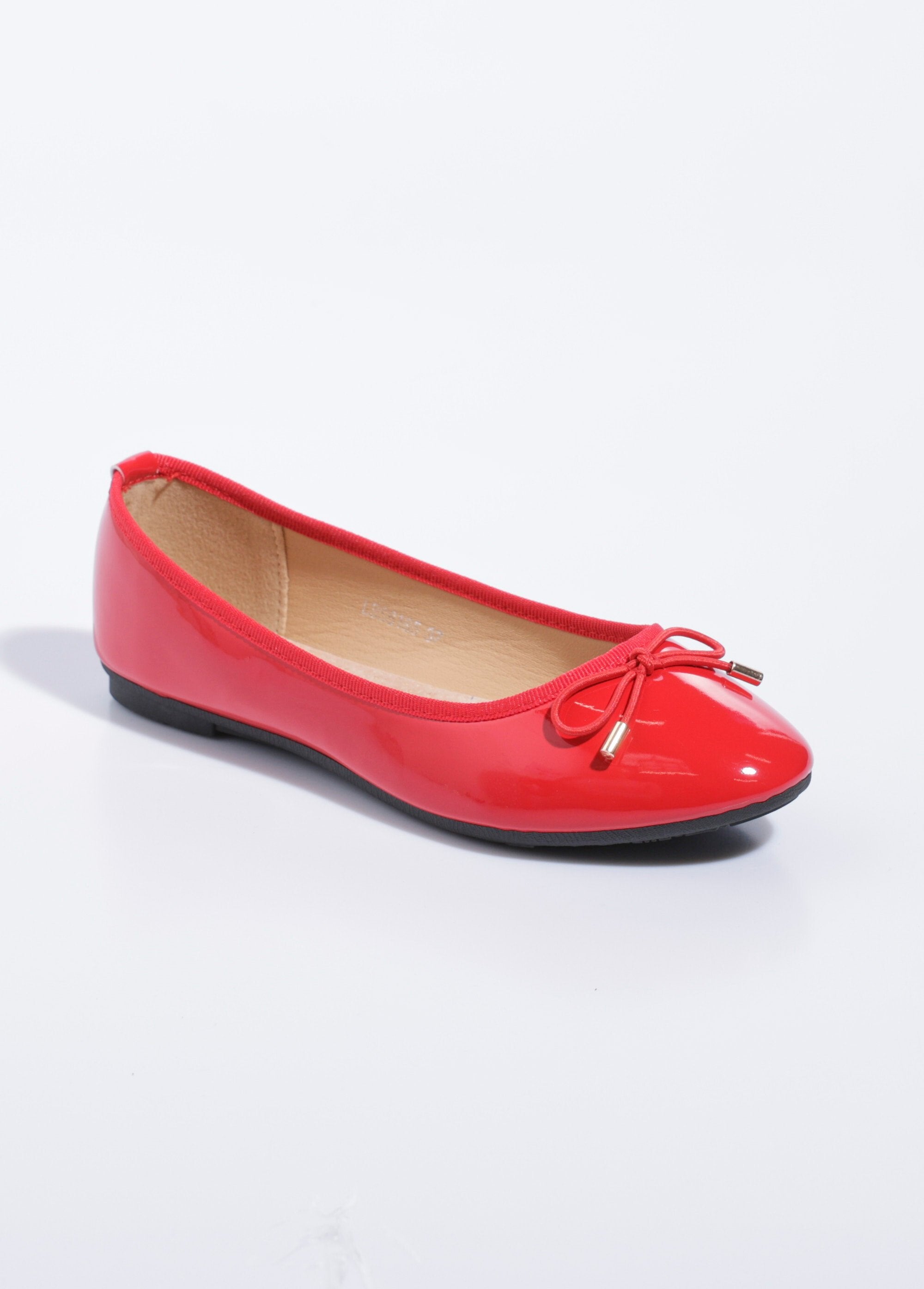 Sabrinas_planas_de_verniz_com_laço_Vernis_rouge_FA1_slim