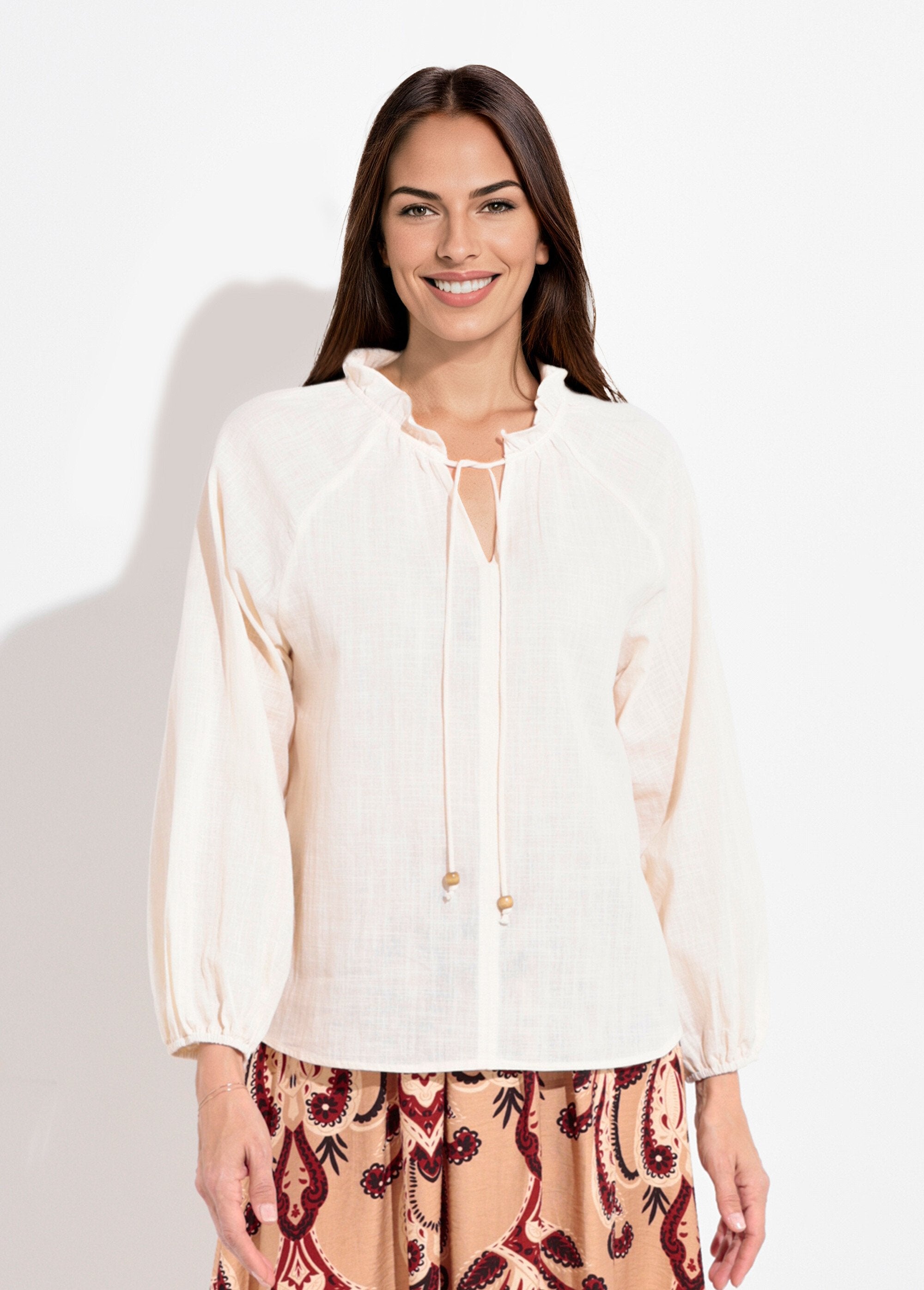 Blusa_folgada_com_decote_em_V_e_gravata_Beige_FA1_slim