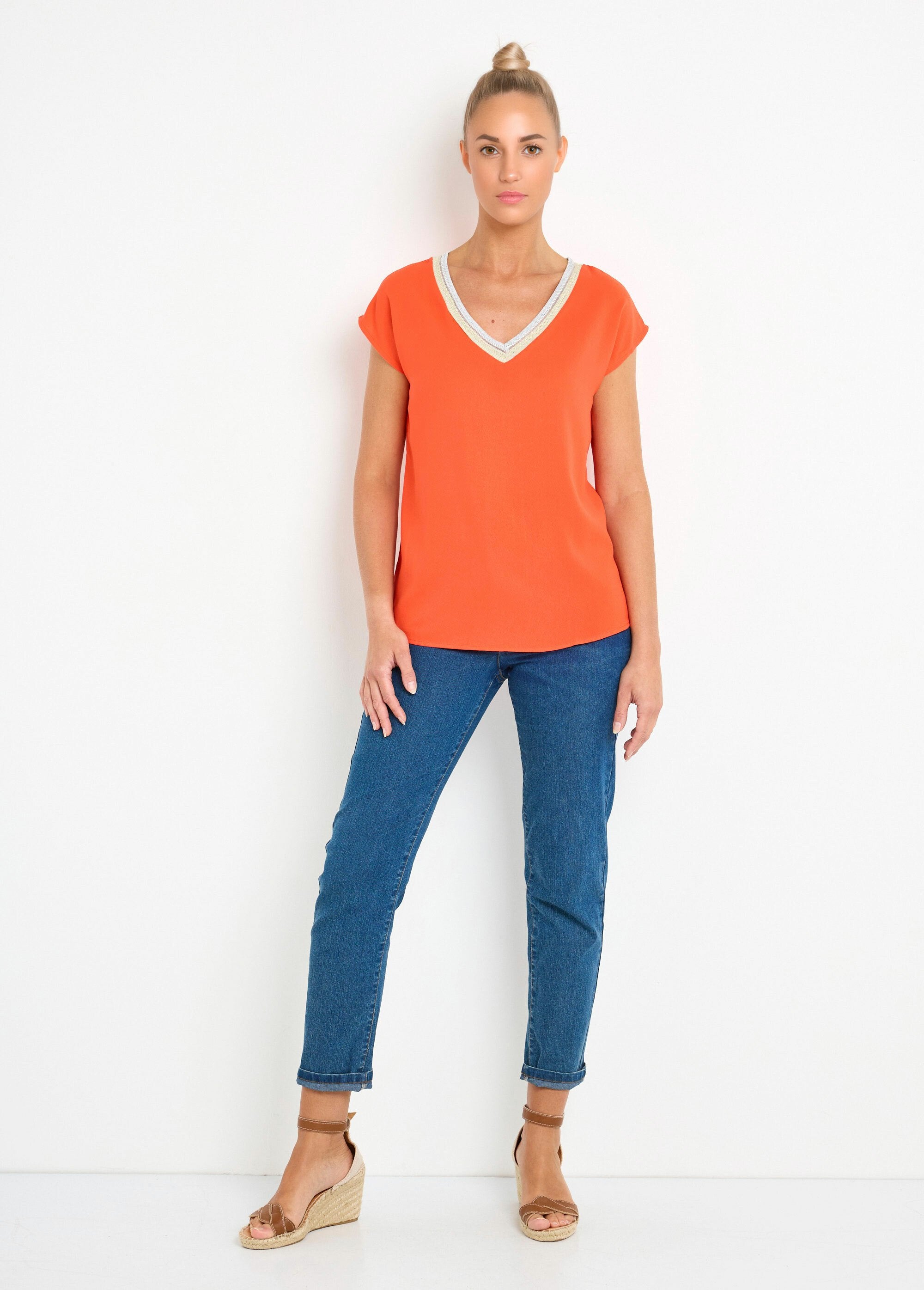 Blusa_esvoaçante_sem_mangas_com_trança_em_decote_em_V_Coquelicot_SF1_slim