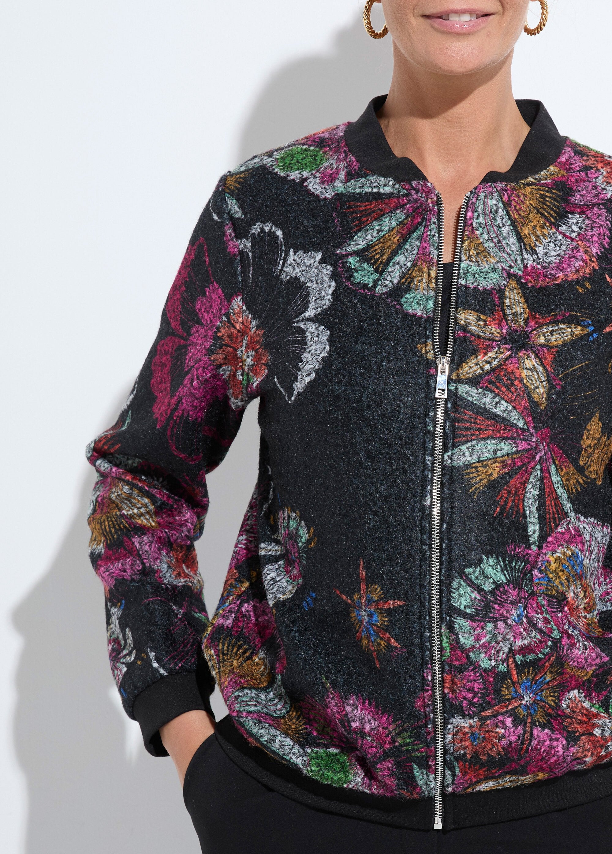 Blouson_esprit_bomber_tissu_bouclette_imprimé_Noir_et_rose_DE1_slim