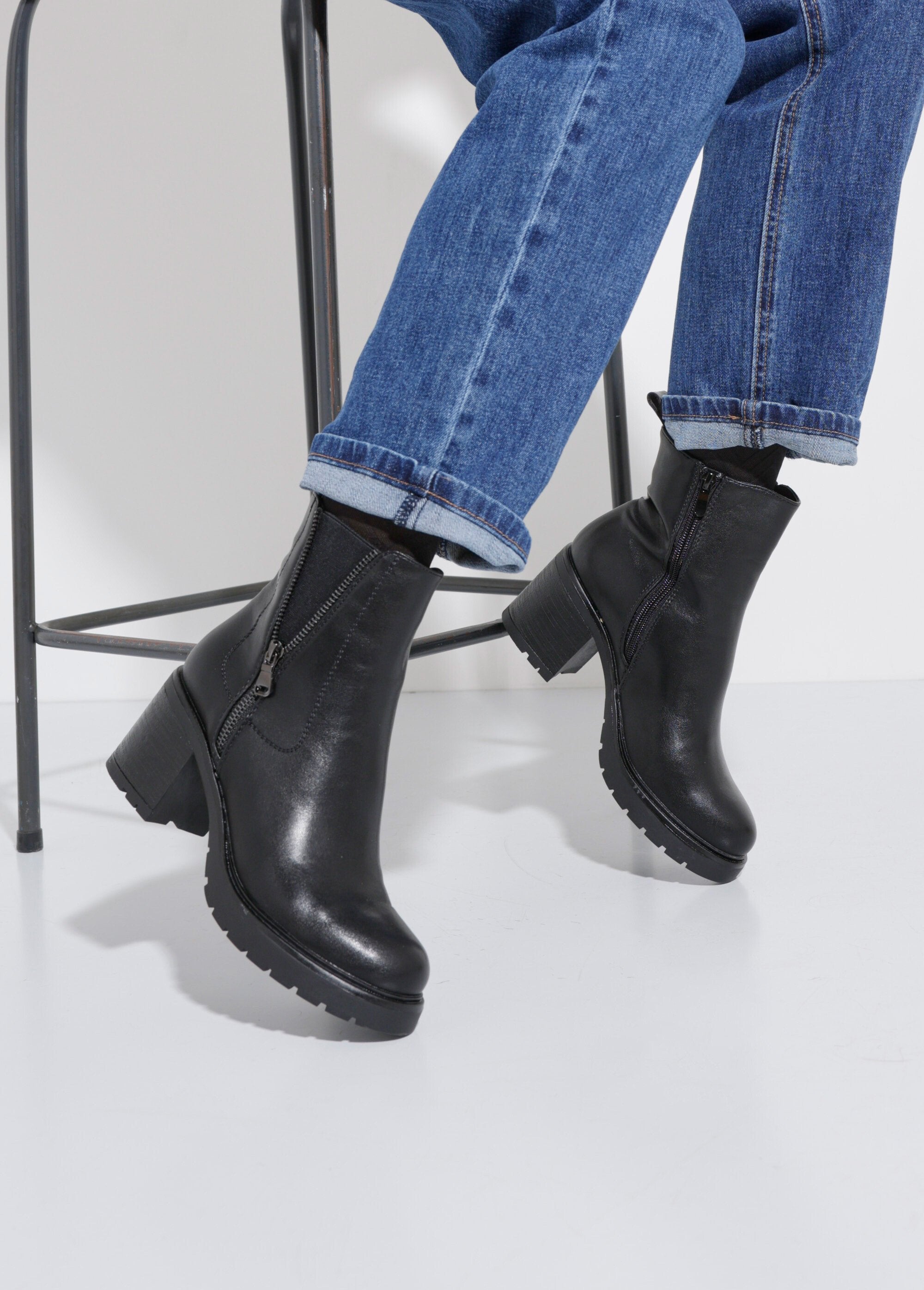 Boots_à_talon_semelle_crantée_et_zips_Noir_SF1_slim