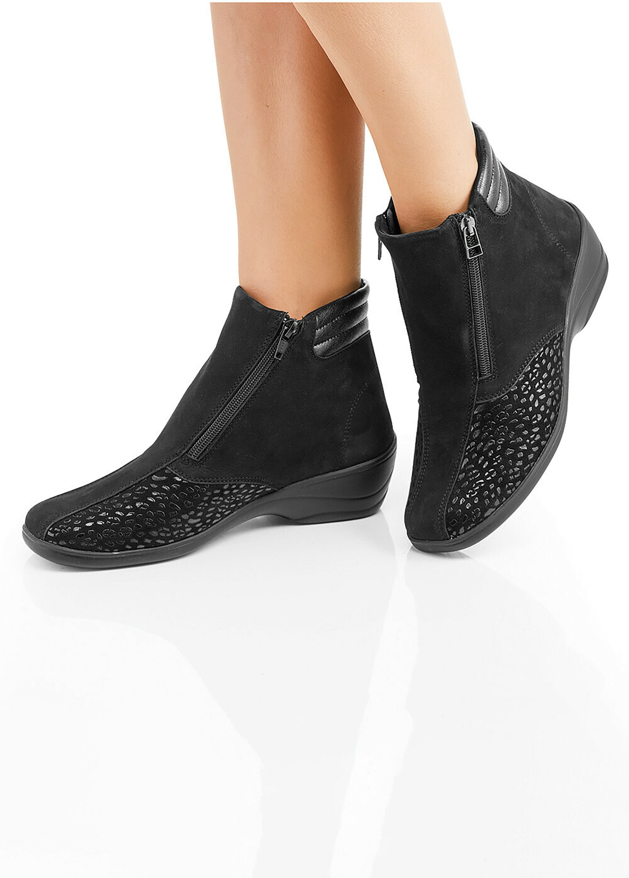 Botas_de_couro_nobuck_com_laterais_elásticas_PRETO_SF1_slim