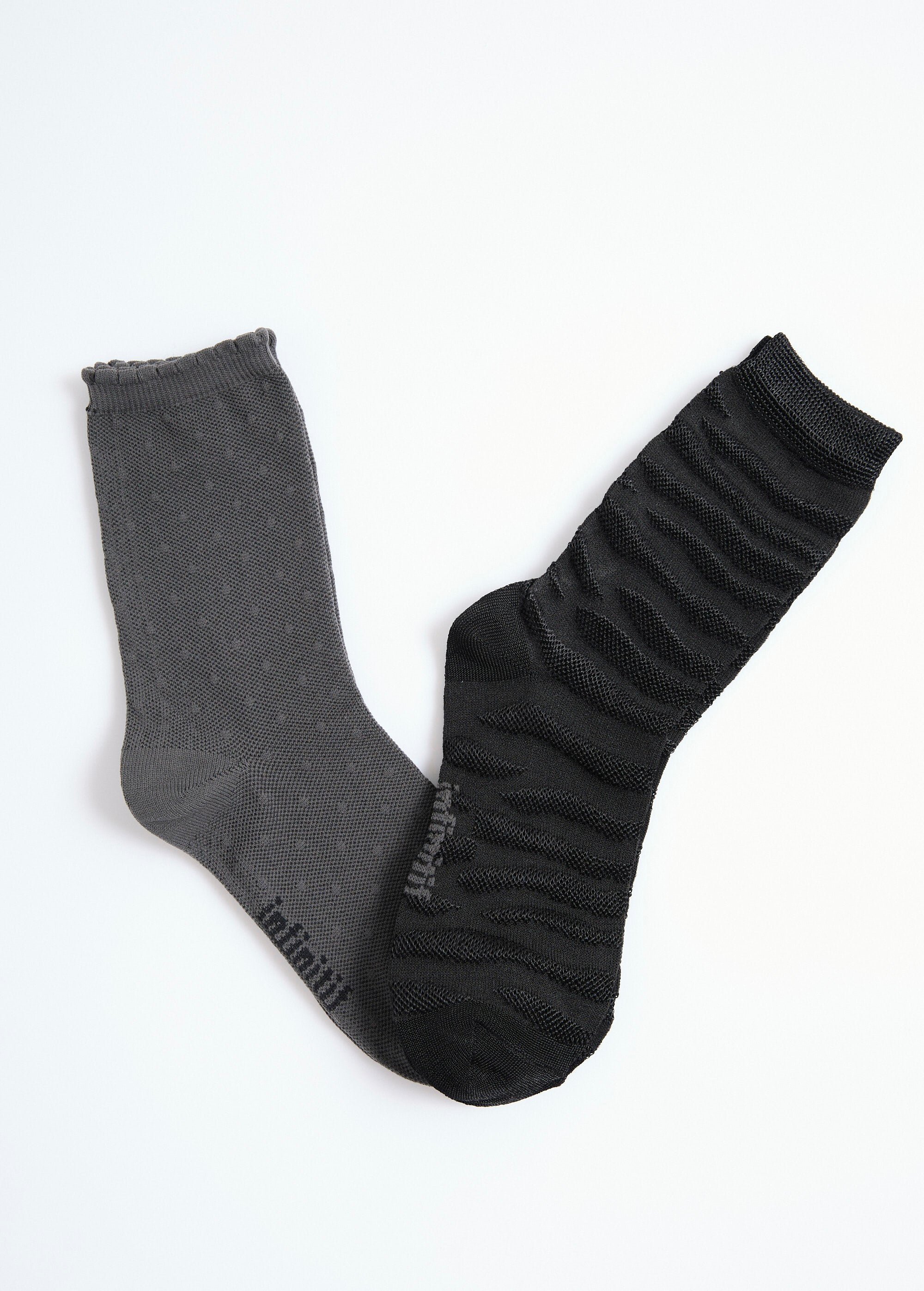 Meias_finas_com_padrões_variados_Noir_et_gris_FA1_slim