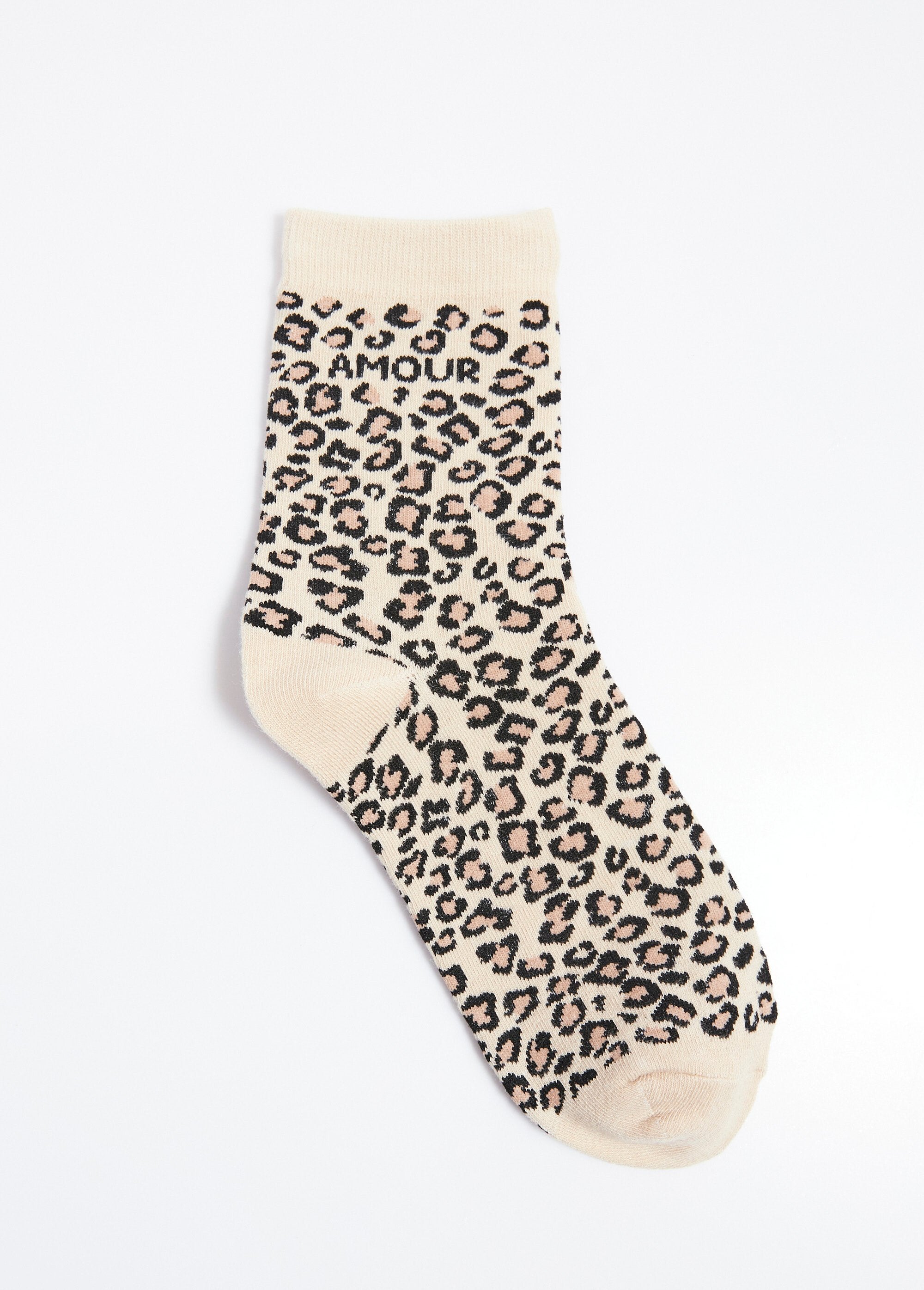 Meias_com_estampa_de_leopardo_e_mensagem_LOVE_Leopard_DE1_slim