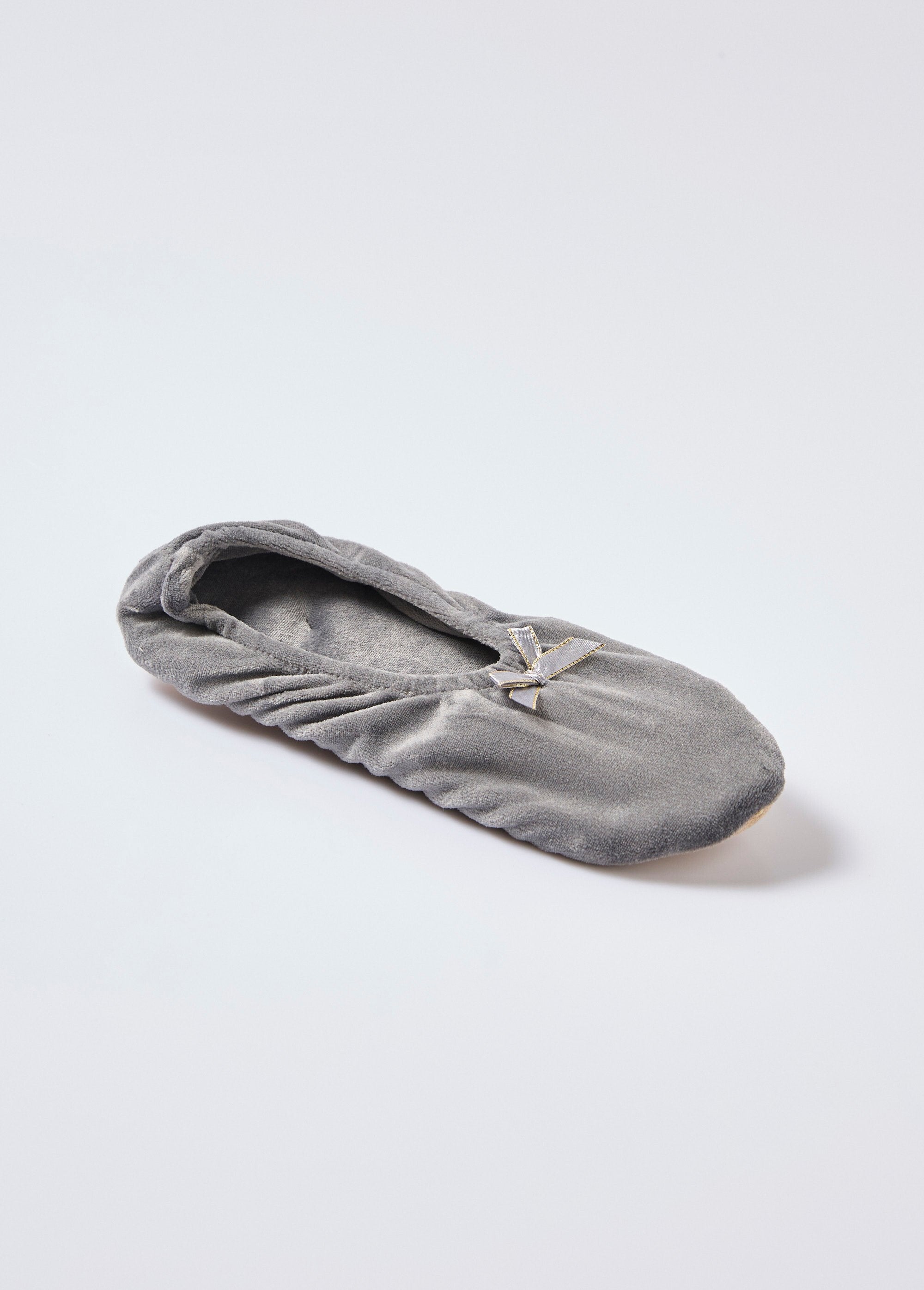 Sapatilhas_de_veludo_estilo_bailarina_Gris_FA1_slim